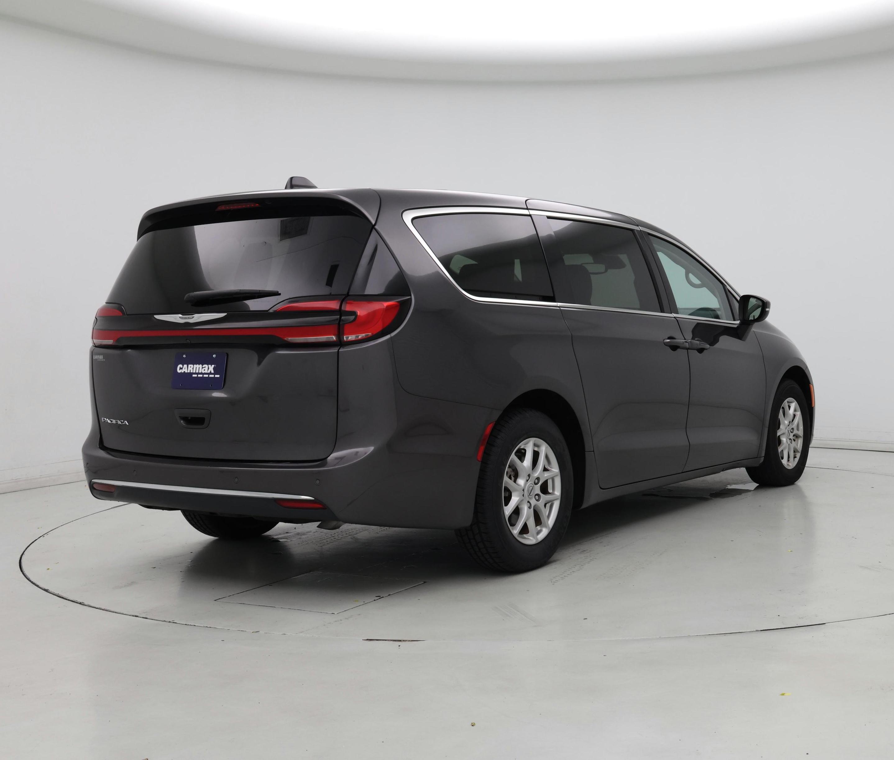 Thumbnail: 2023 Chrysler Pacifica - 8