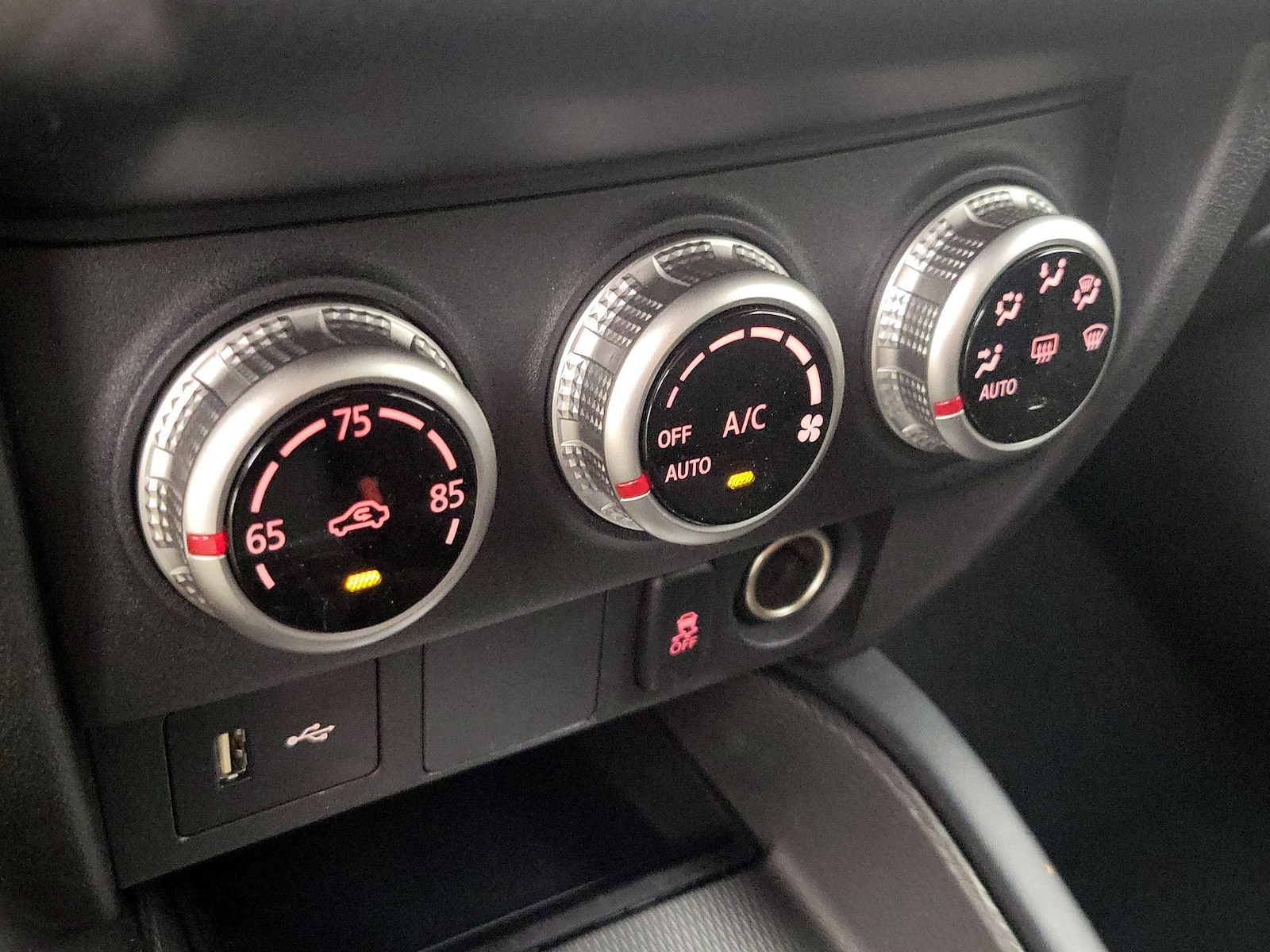 2025 Mitsubishi Outlander Sport ES - Photo 17