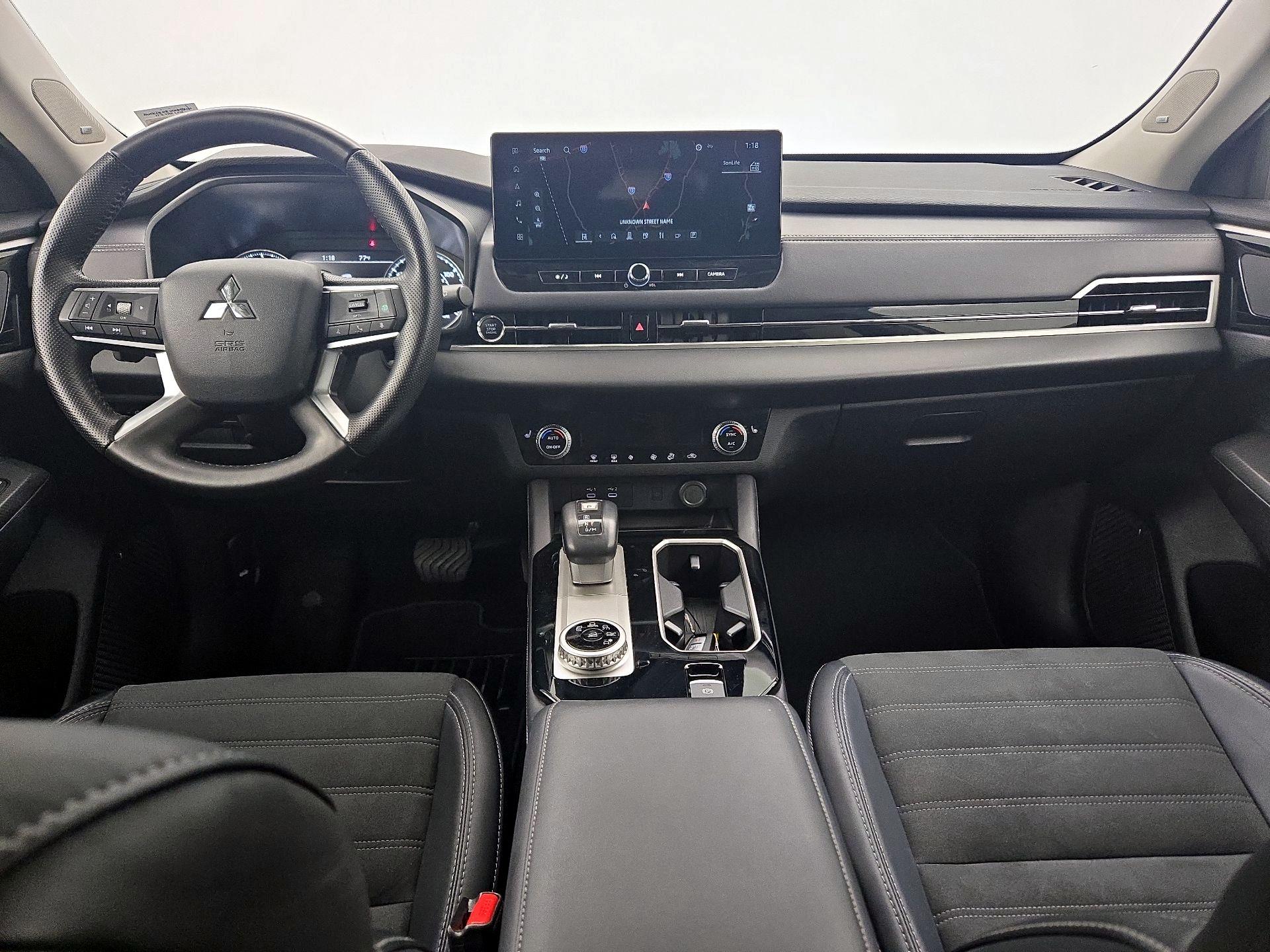 Thumbnail: 2025 Mitsubishi Outlander - 9
