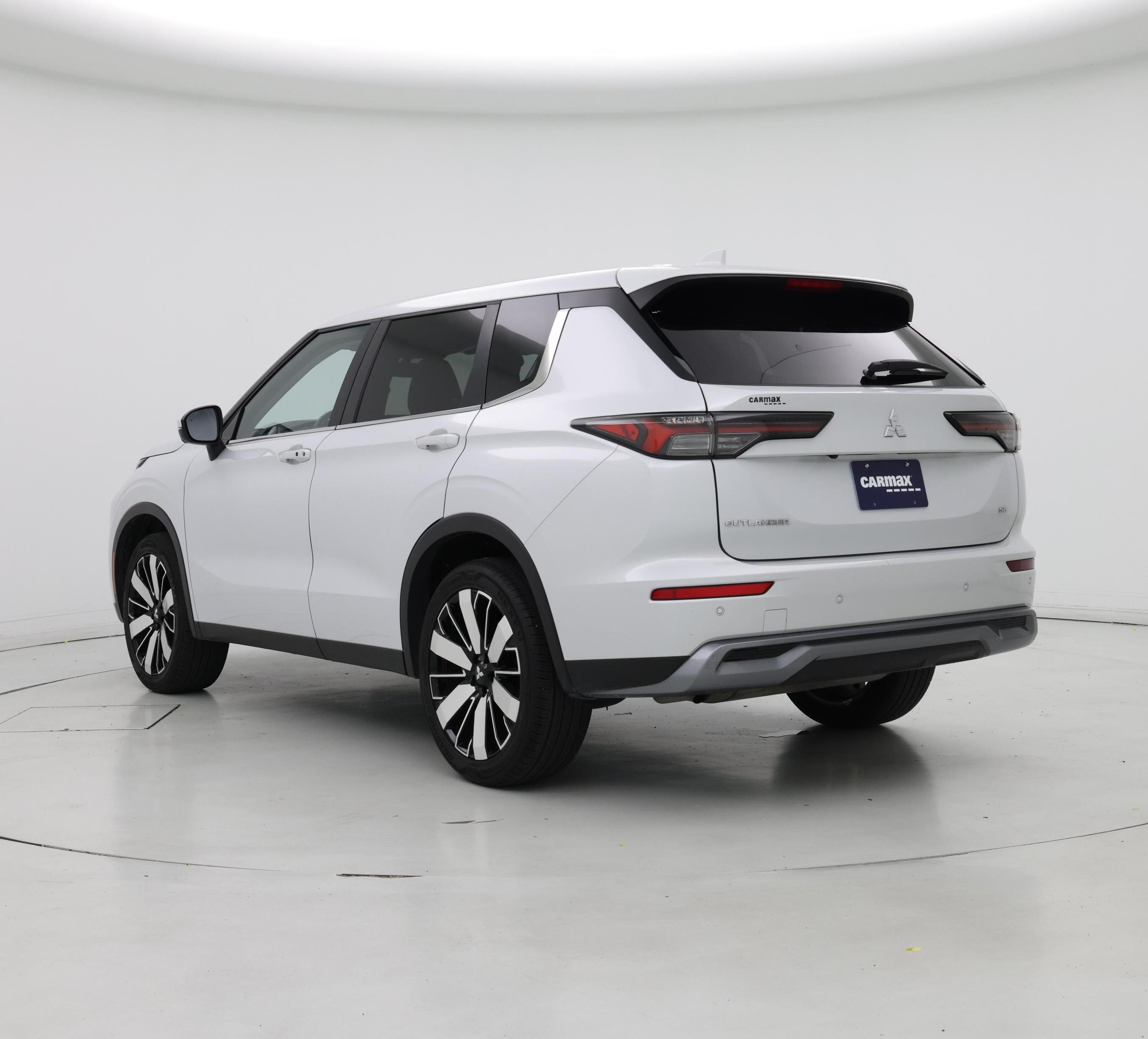 Thumbnail: 2025 Mitsubishi Outlander - 2