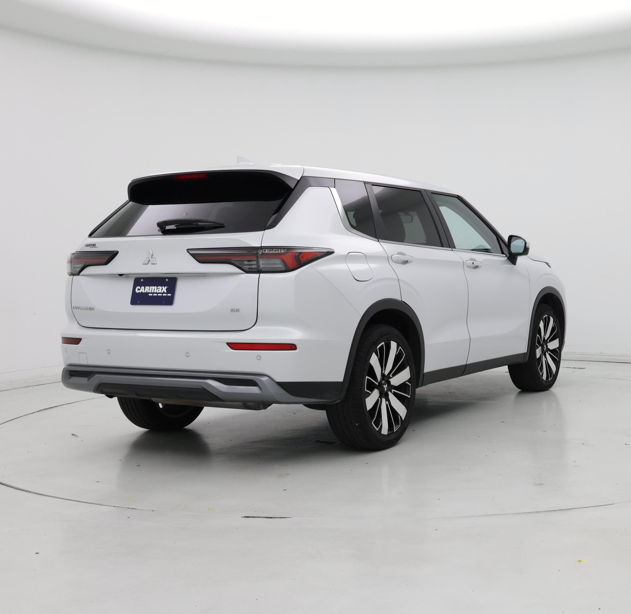 Thumbnail: 2025 Mitsubishi Outlander - 8