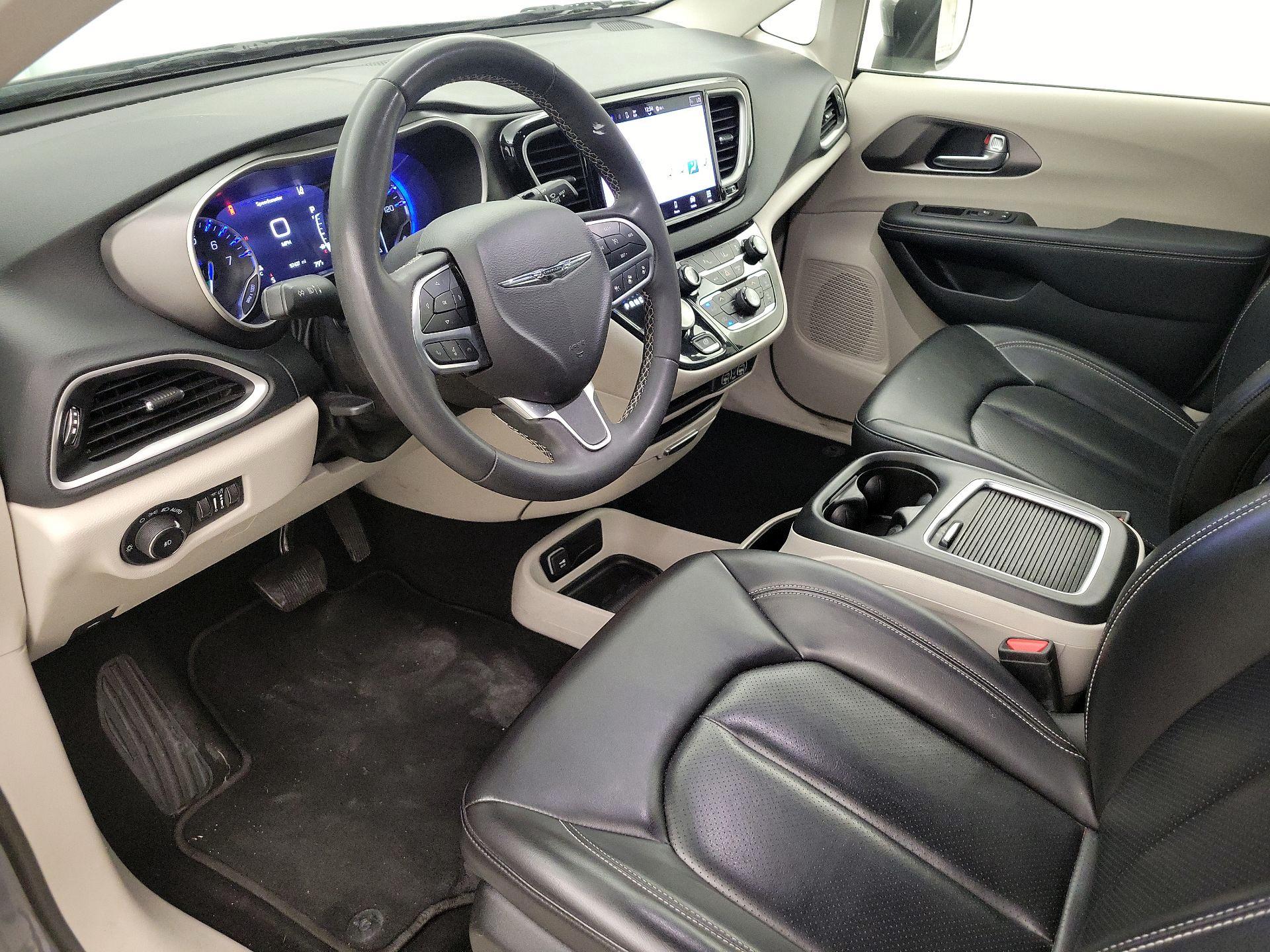 Thumbnail: 2023 Chrysler Pacifica - 11