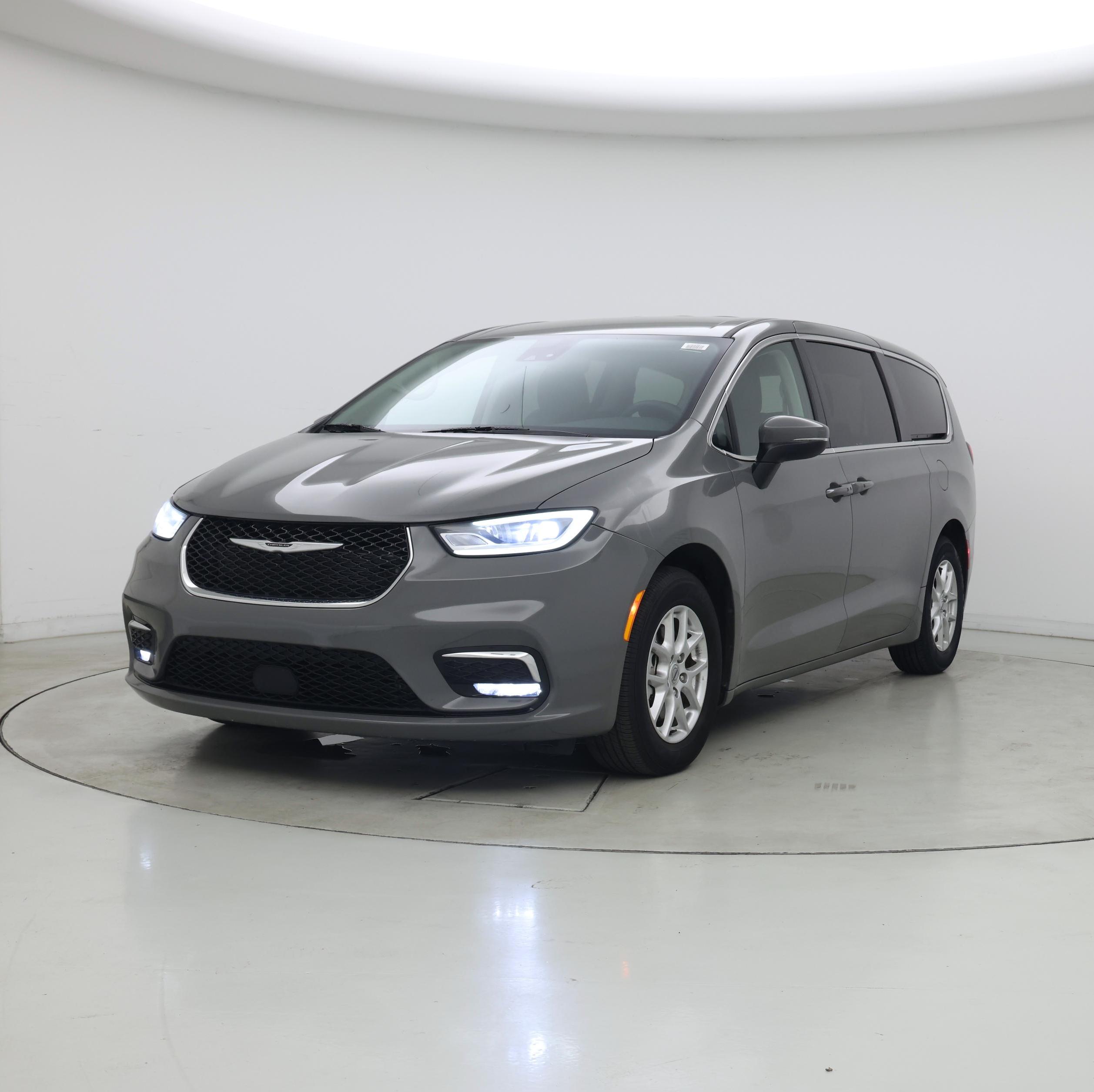 Thumbnail: 2023 Chrysler Pacifica - 4