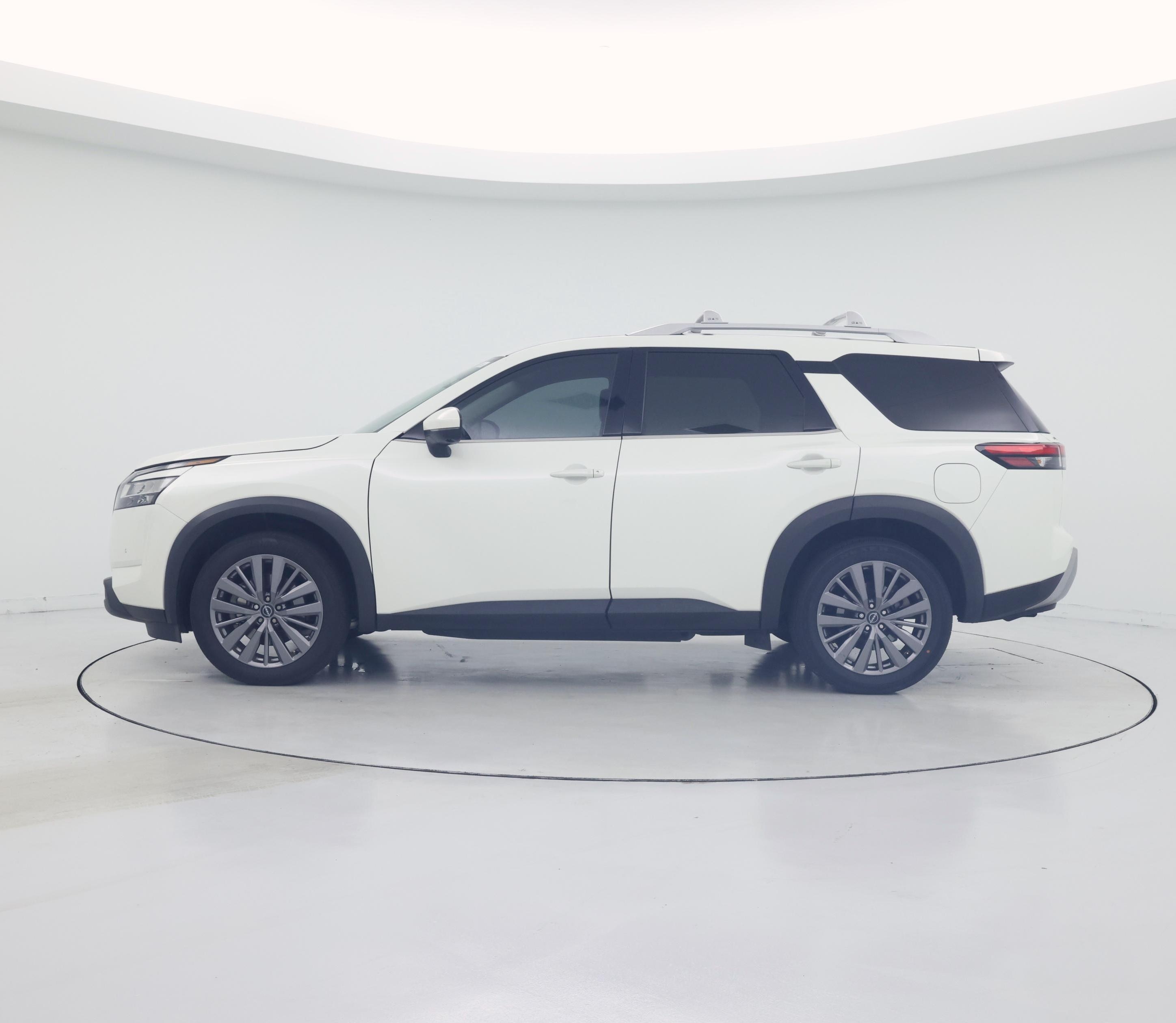 Thumbnail: 2023 Nissan Pathfinder - 3