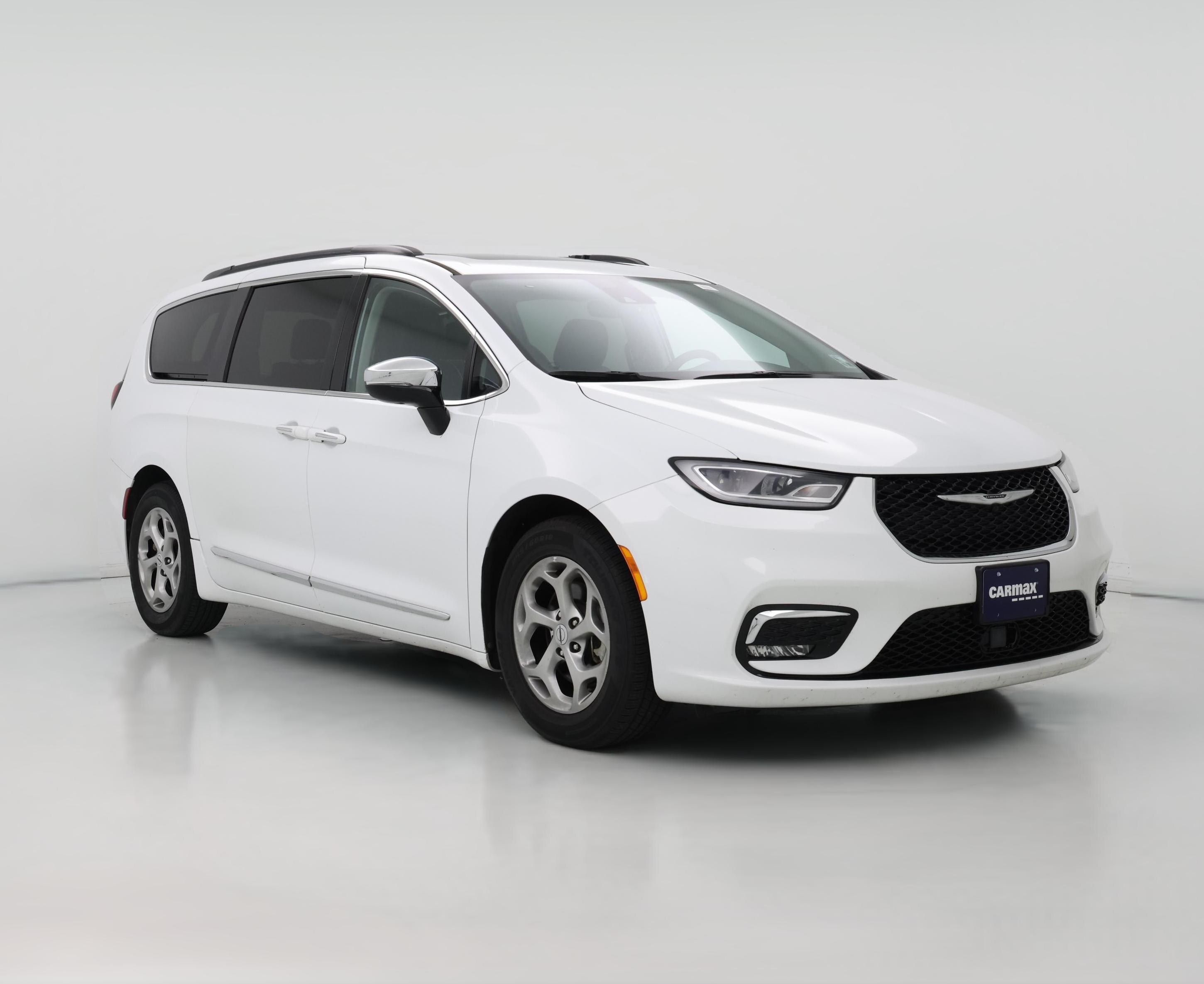 Thumbnail: 2023 Chrysler Pacifica - 1