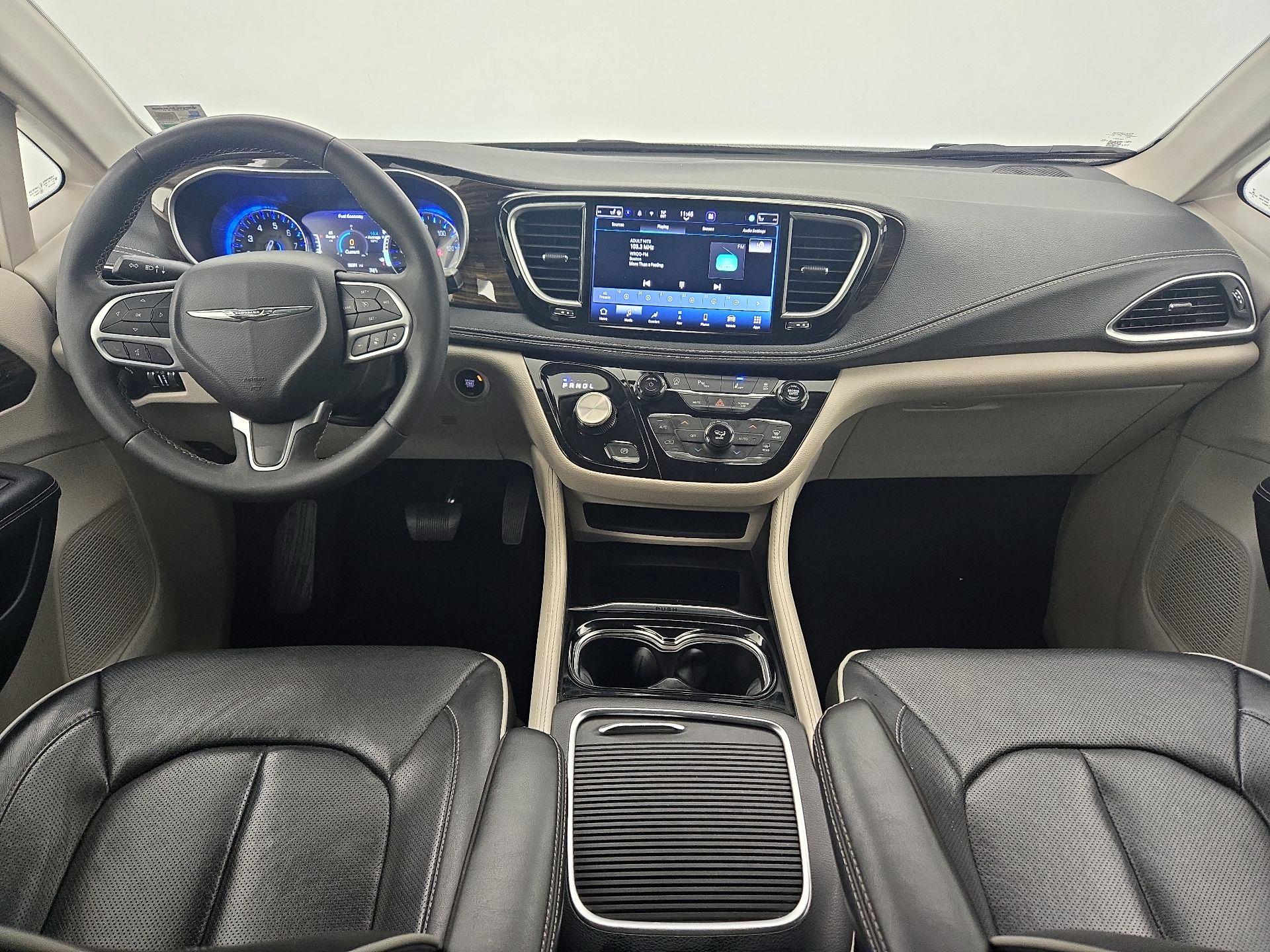 Thumbnail: 2023 Chrysler Pacifica - 9