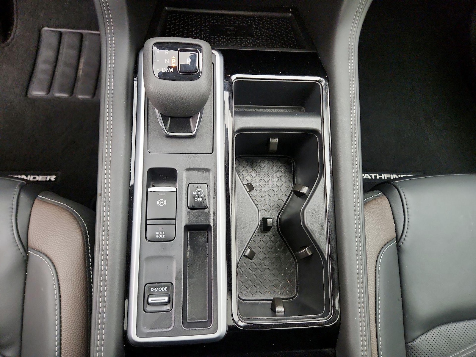 2024 Nissan Pathfinder Platinum - Photo 18