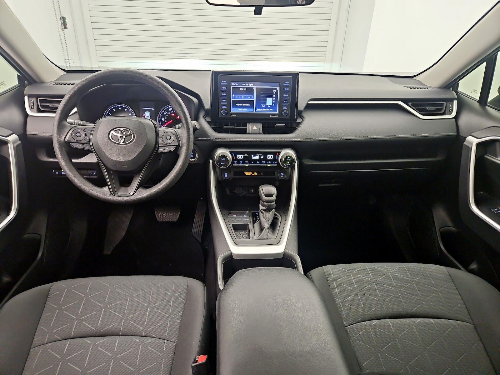 2022 Toyota RAV4 XLE - Photo 10