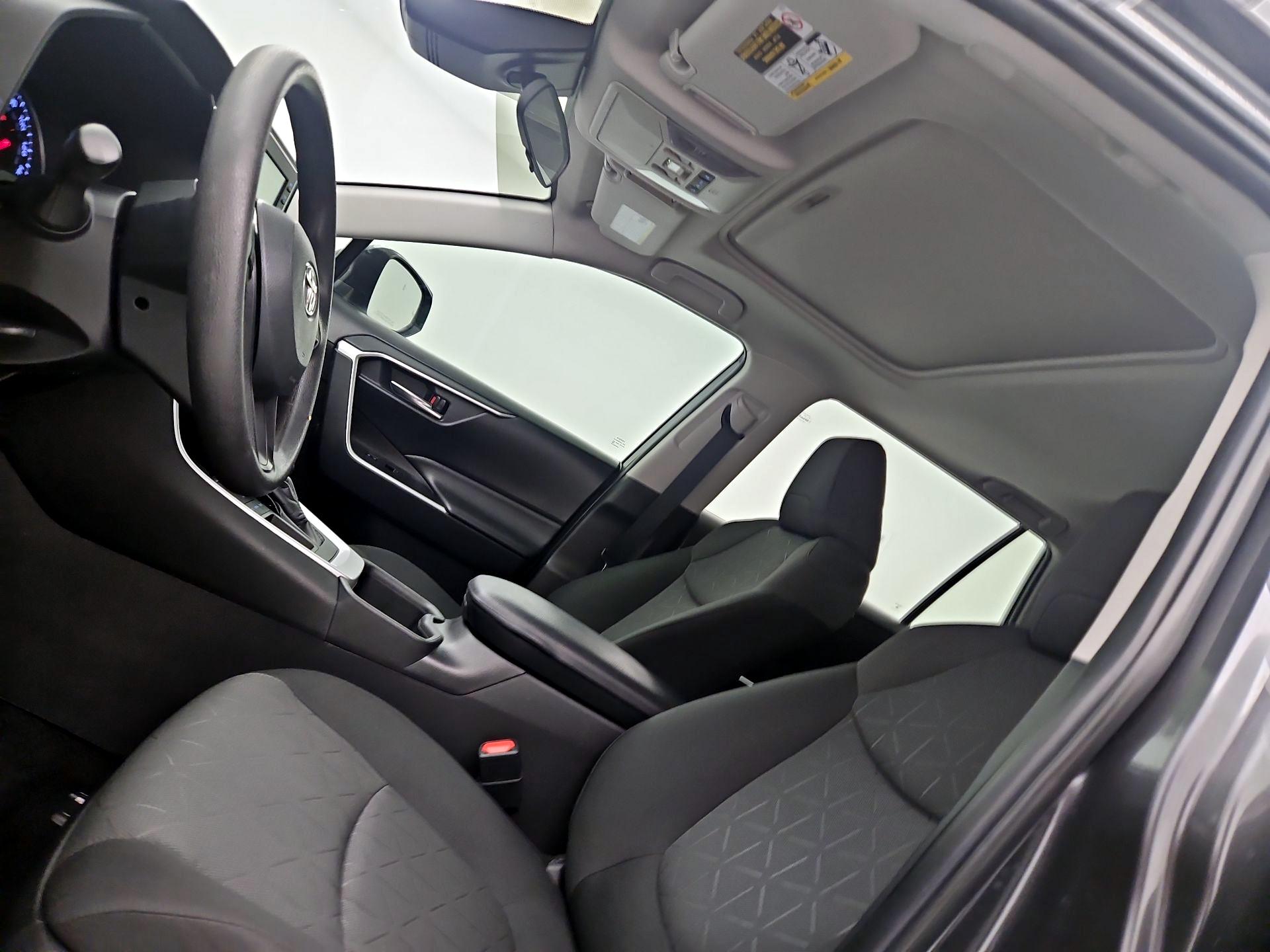 Thumbnail: 2022 Toyota RAV4 - 19