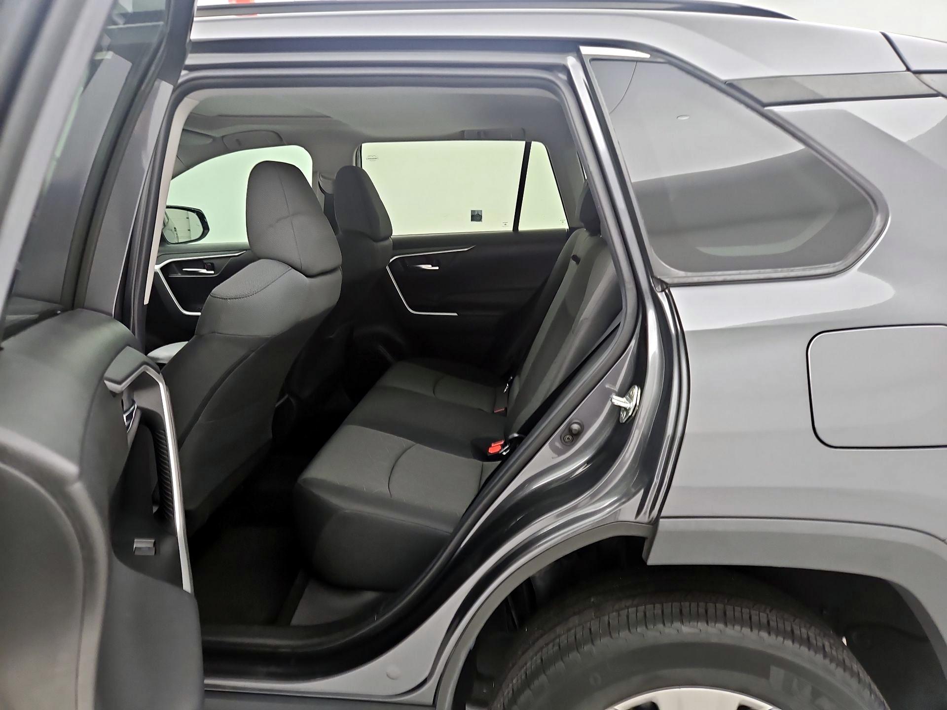 Thumbnail: 2022 Toyota RAV4 - 20
