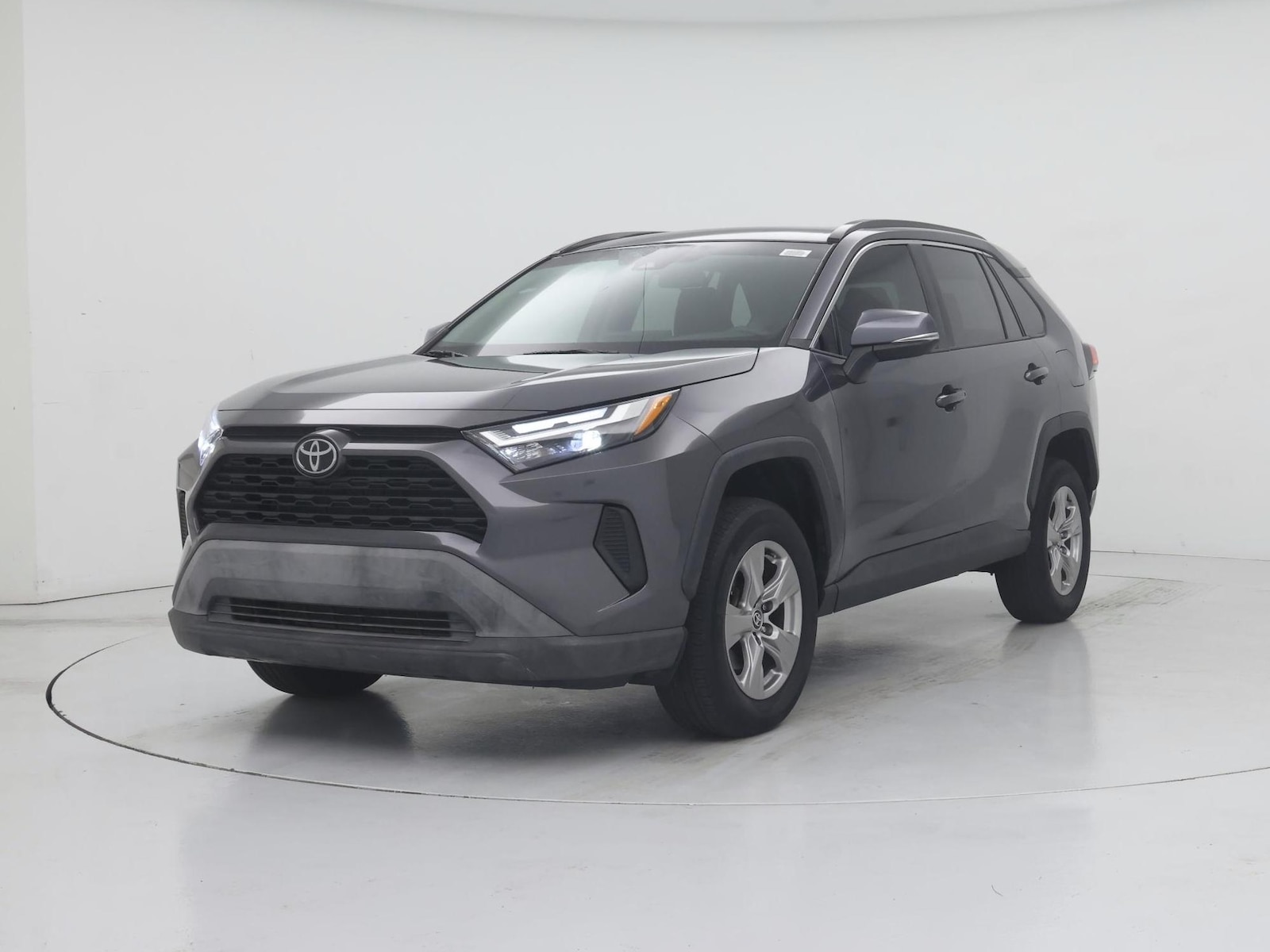 2022 Toyota RAV4 XLE - Photo 5