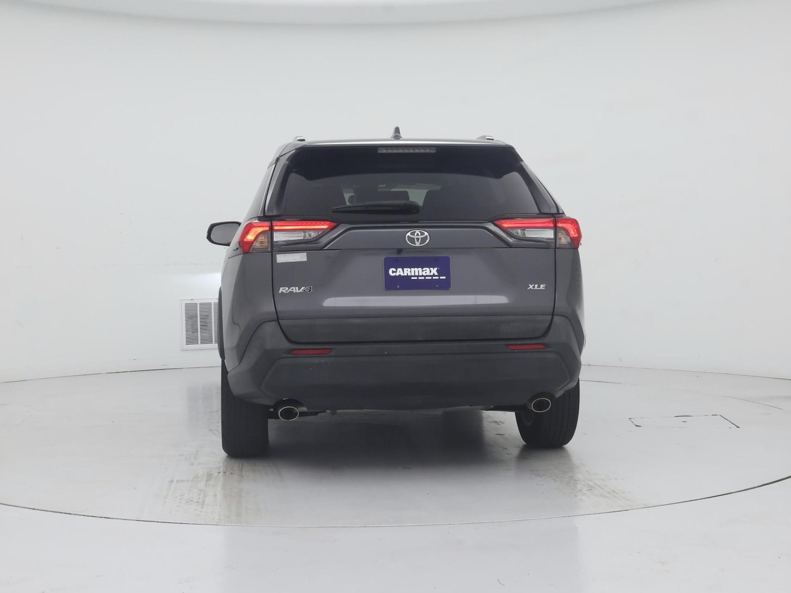 2022 Toyota RAV4 XLE - Photo 7