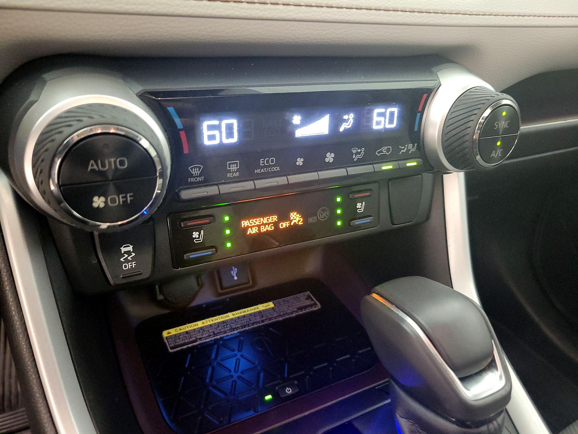 Thumbnail: 2021 Toyota RAV4 - 17