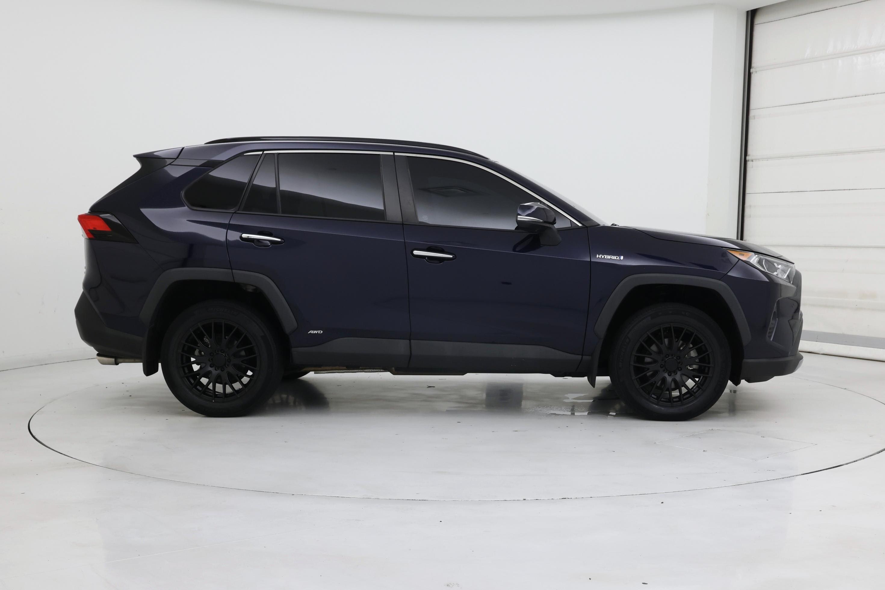 Thumbnail: 2021 Toyota RAV4 - 7