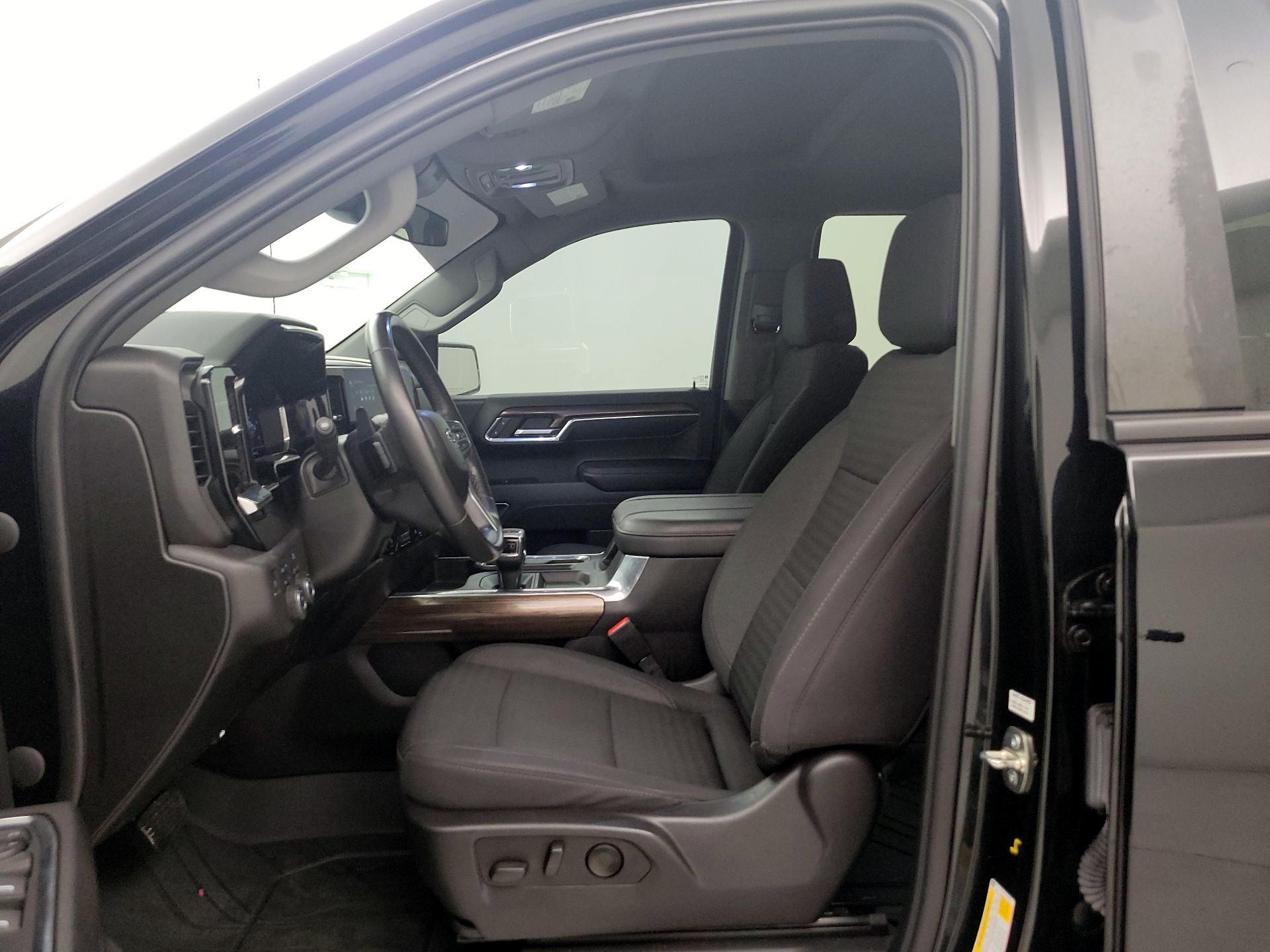 Thumbnail: 2023 Chevrolet Silverado 1500 - 11