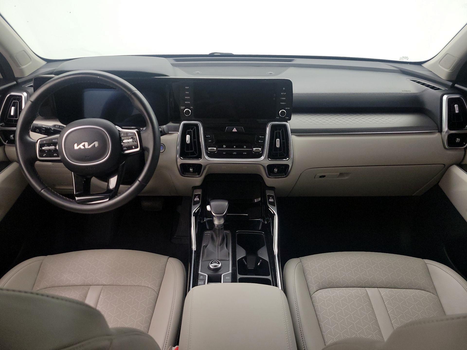 Thumbnail: 2023 Kia Sorento - 9