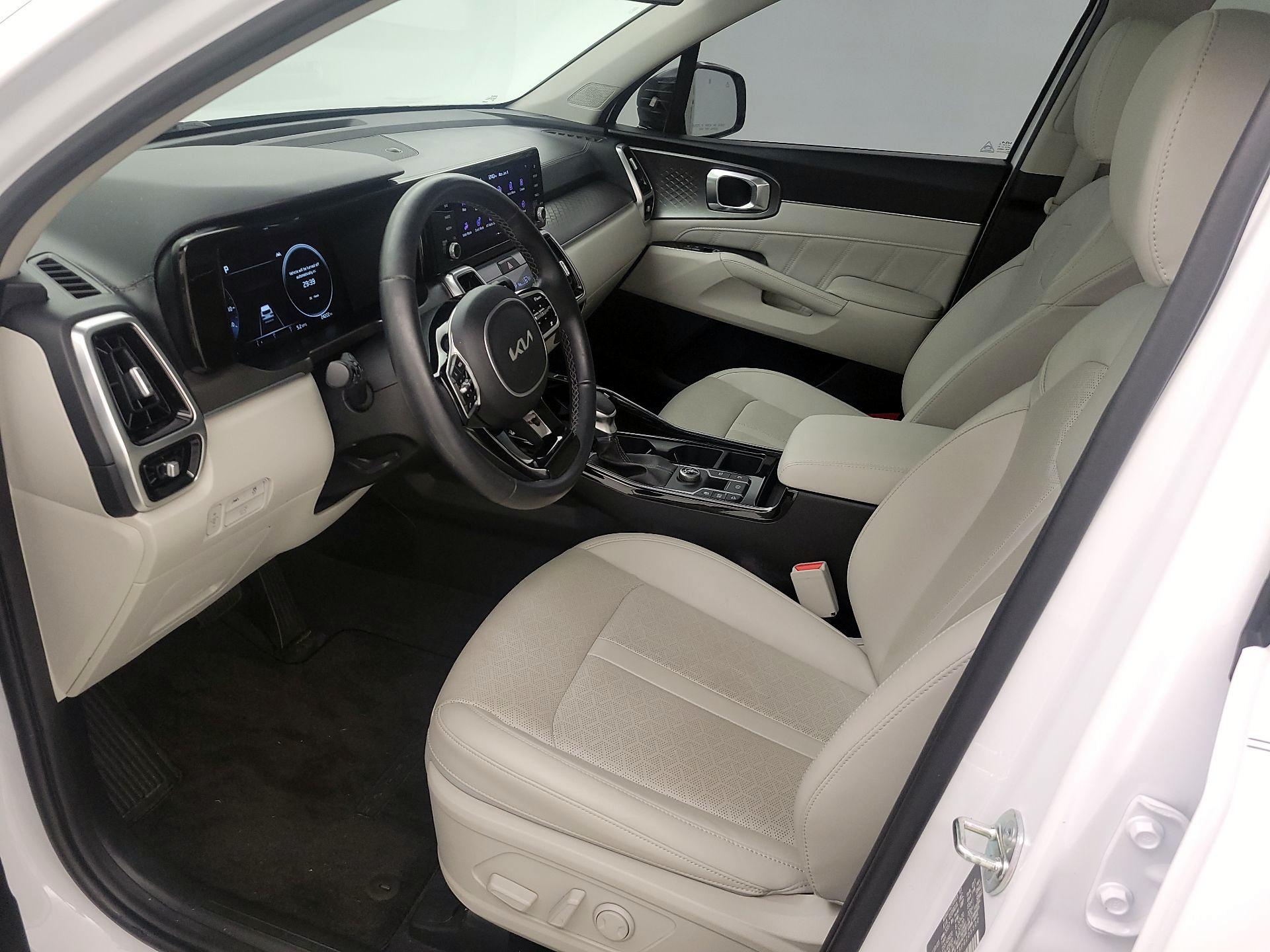 Thumbnail: 2023 Kia Sorento - 11