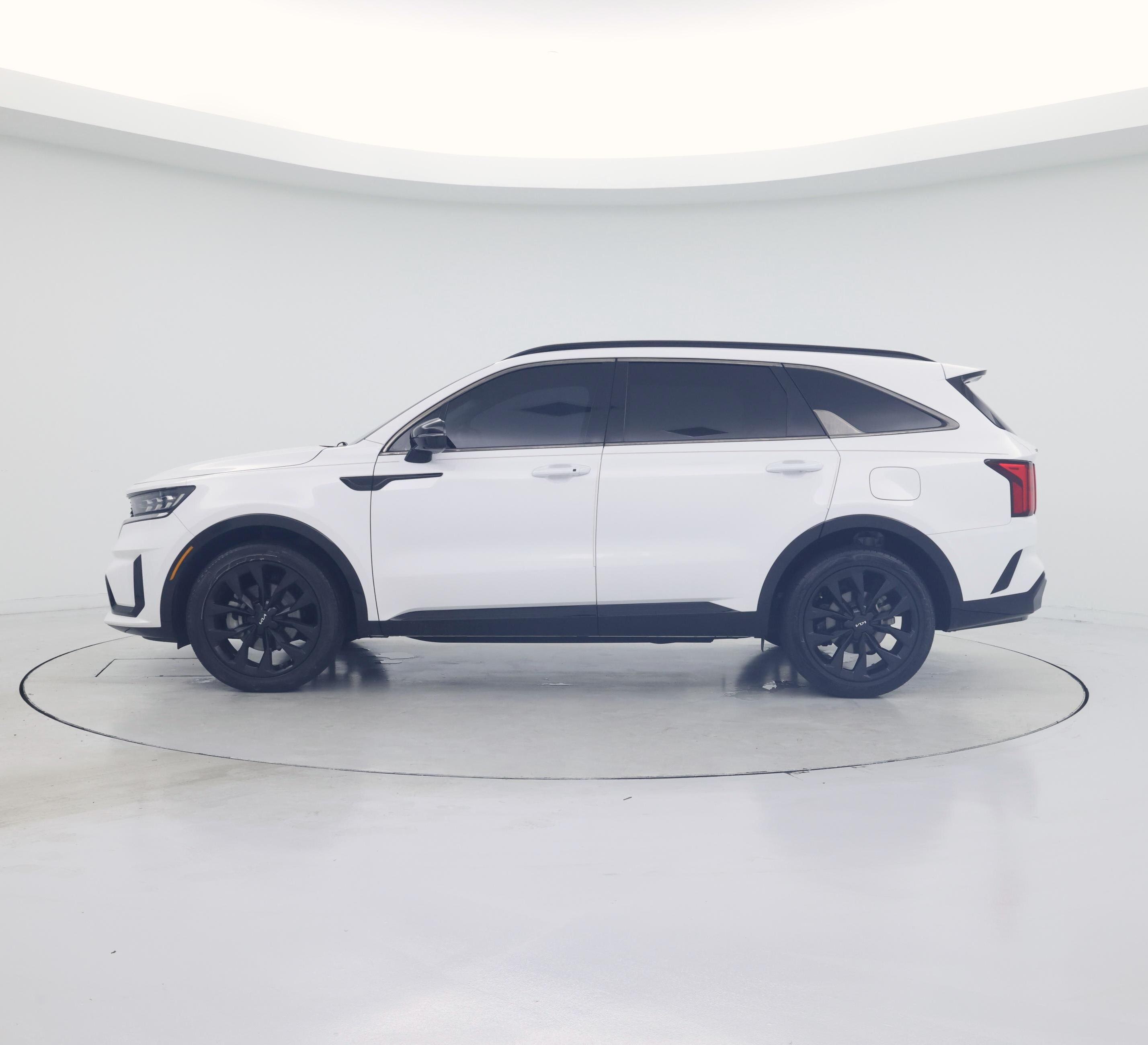 Thumbnail: 2023 Kia Sorento - 3
