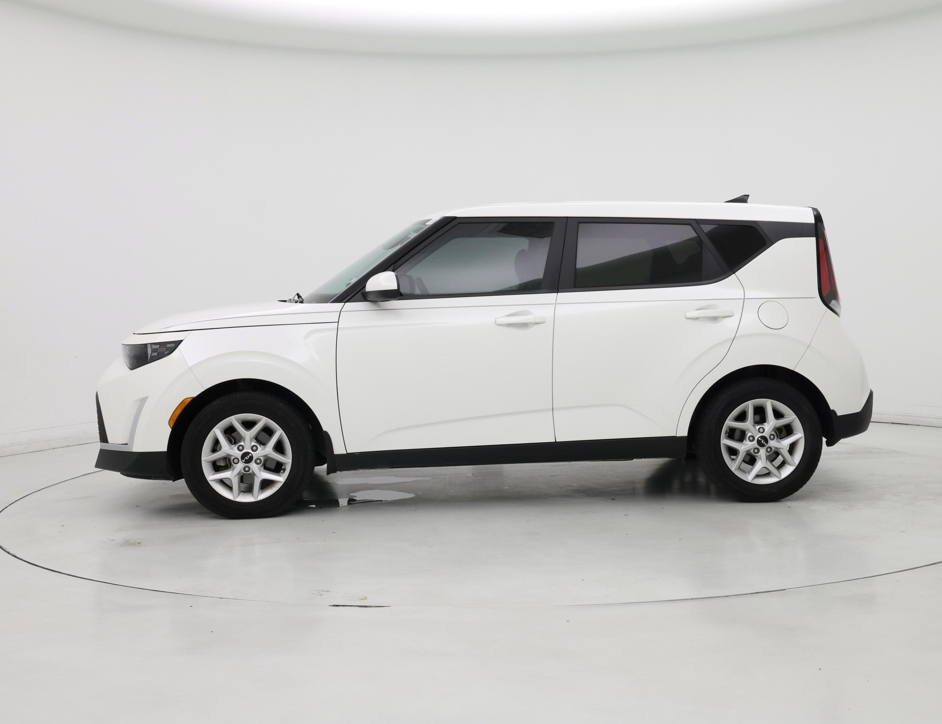 Thumbnail: 2023 Kia Soul - 3