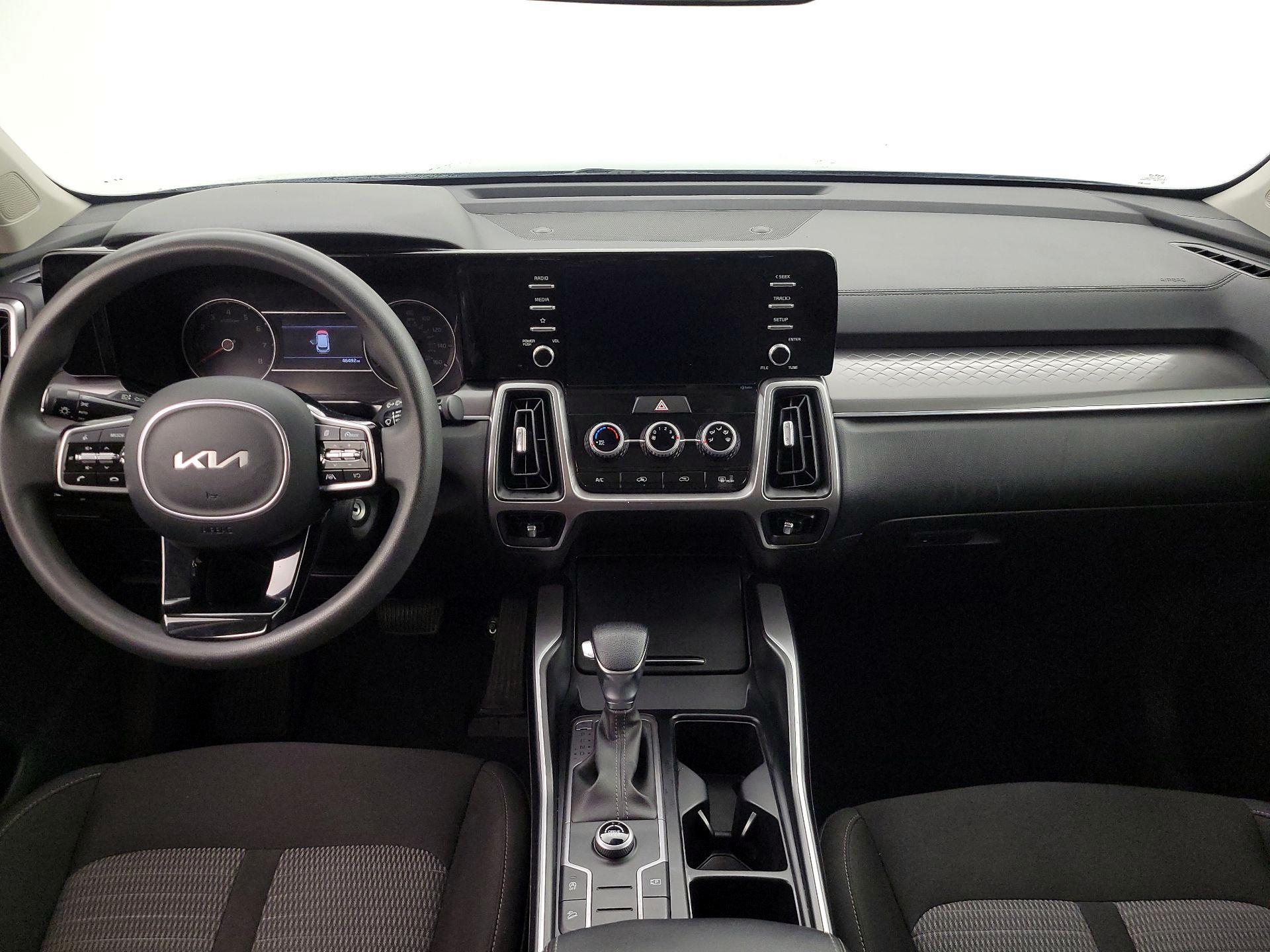 Thumbnail: 2023 Kia Sorento - 9