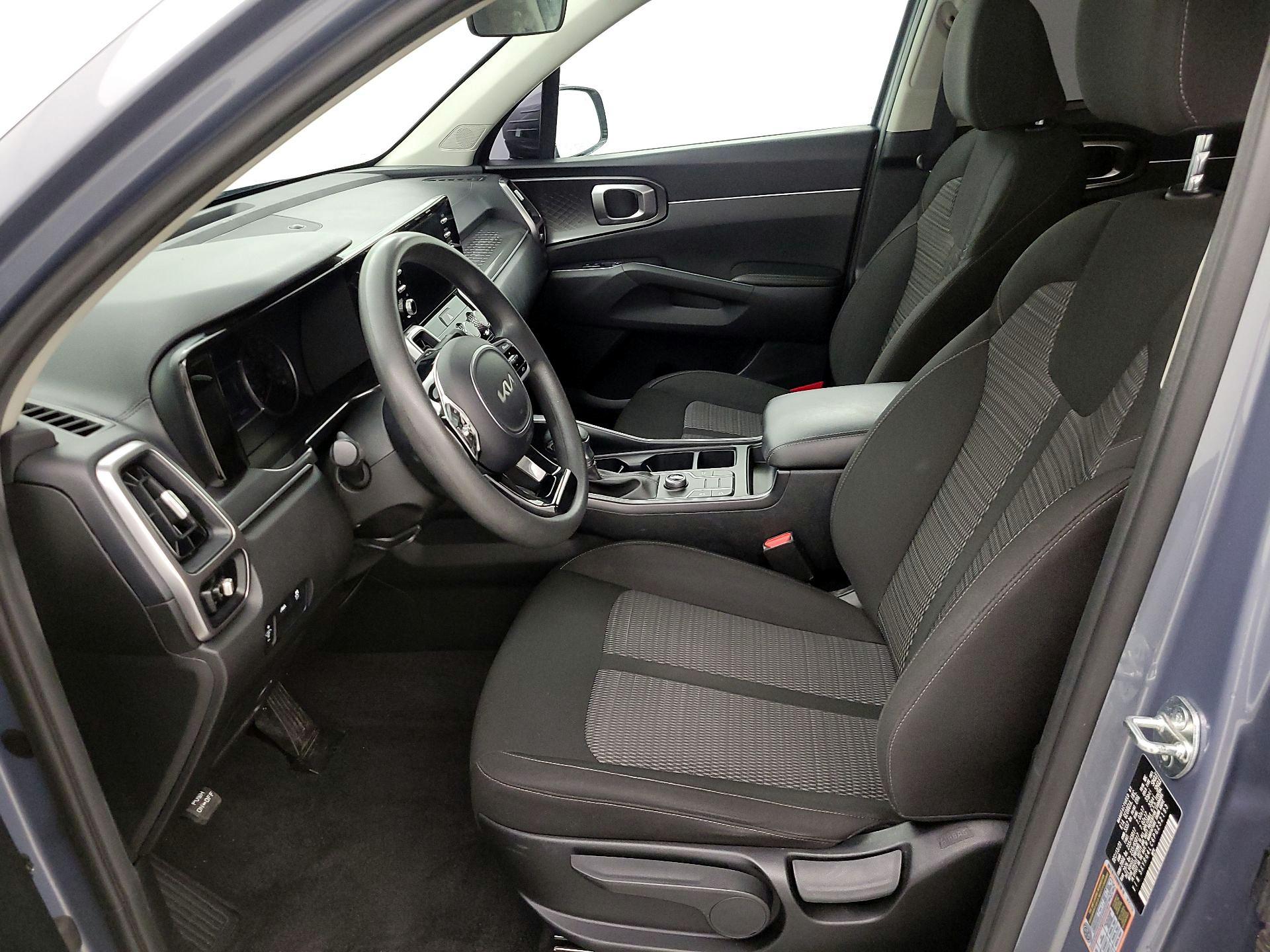 Thumbnail: 2023 Kia Sorento - 11