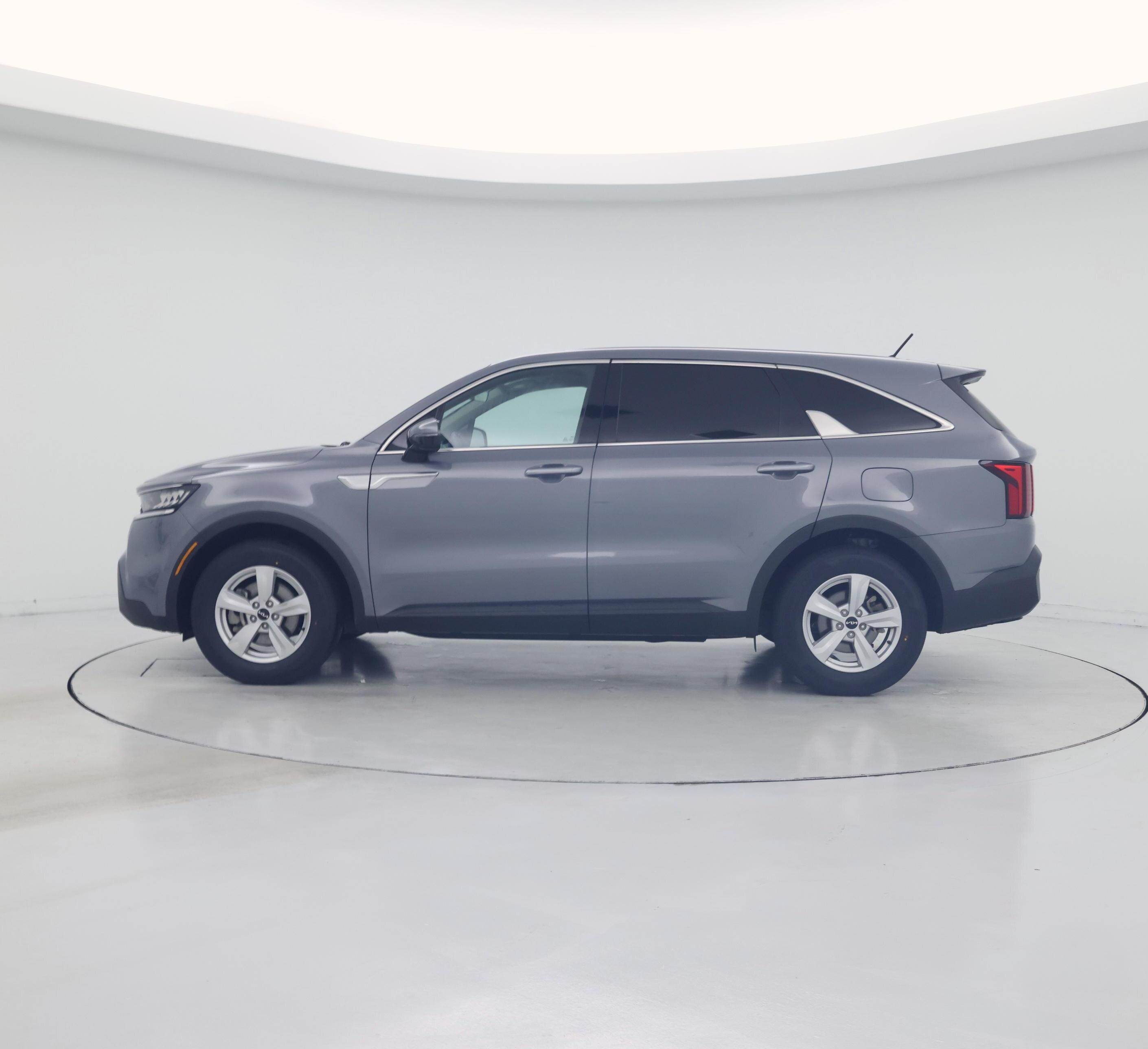 Thumbnail: 2023 Kia Sorento - 3