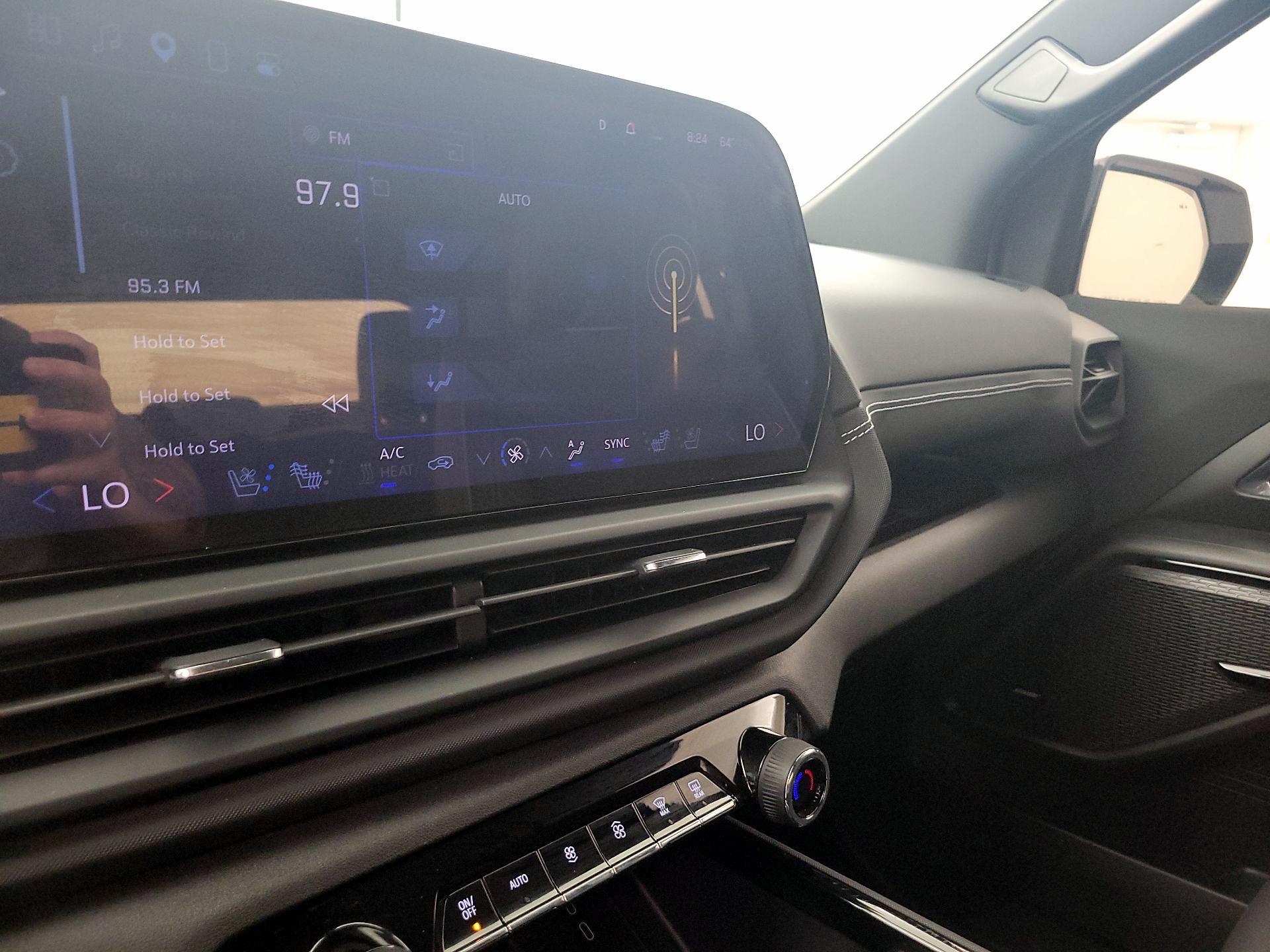 Thumbnail: 2025 Chevrolet Silverado EV - 17