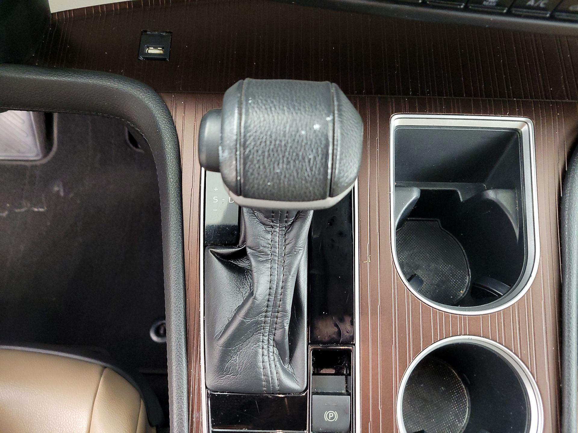 Thumbnail: 2021 Toyota Sienna - 17