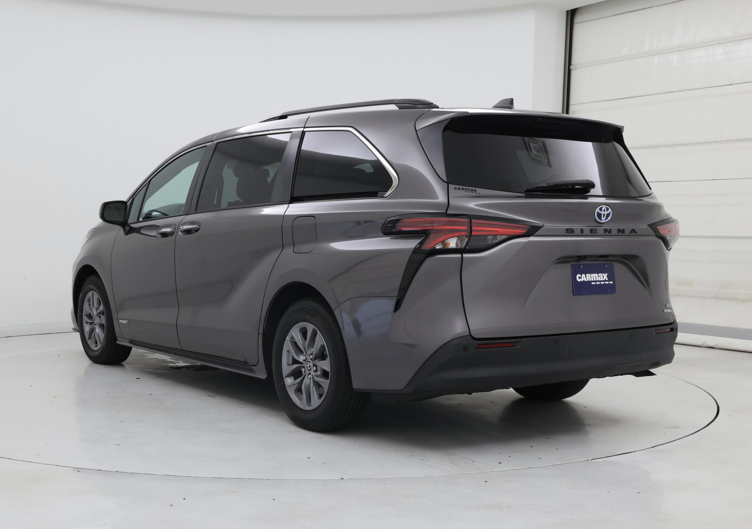 Thumbnail: 2021 Toyota Sienna - 2