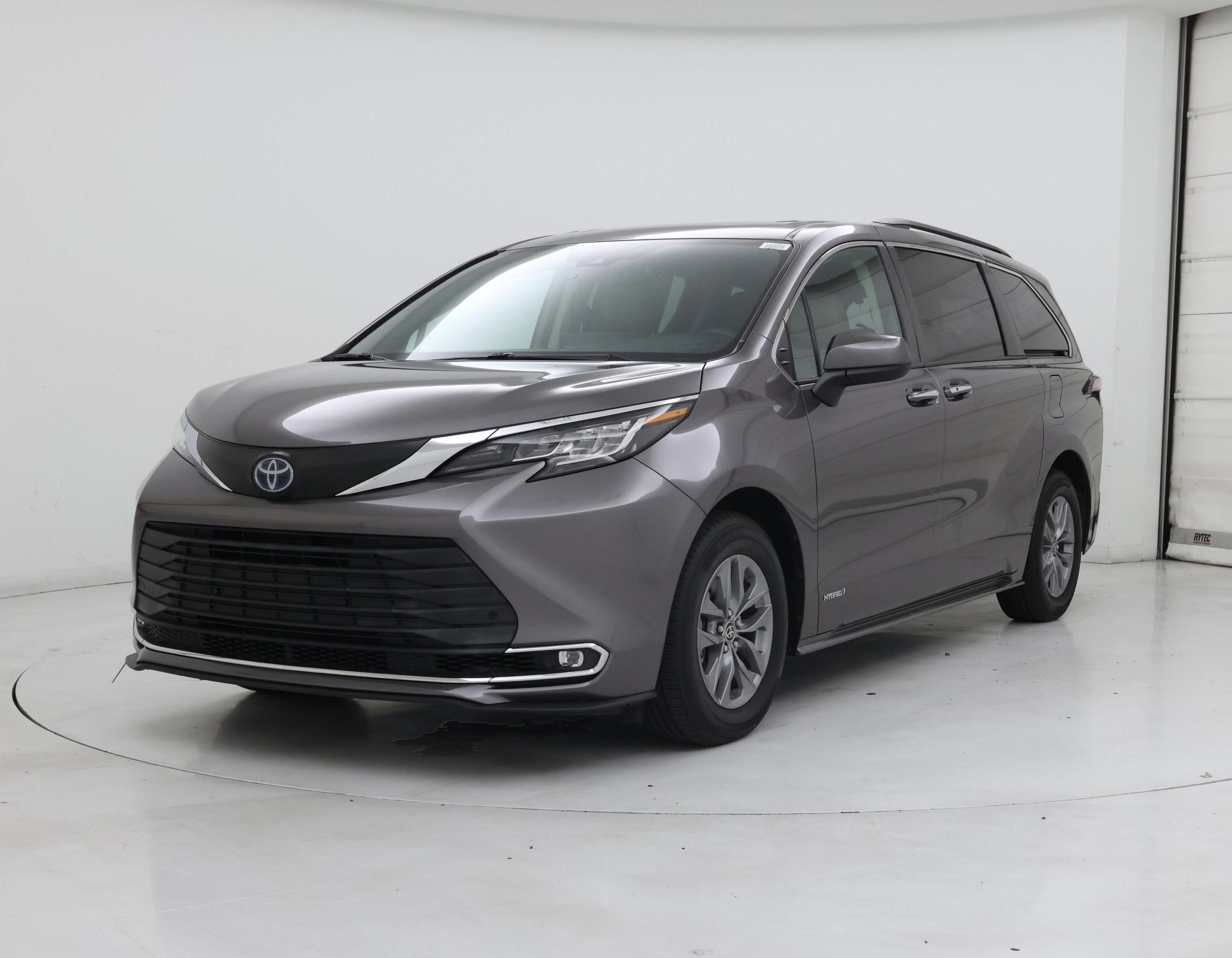 Thumbnail: 2021 Toyota Sienna - 4