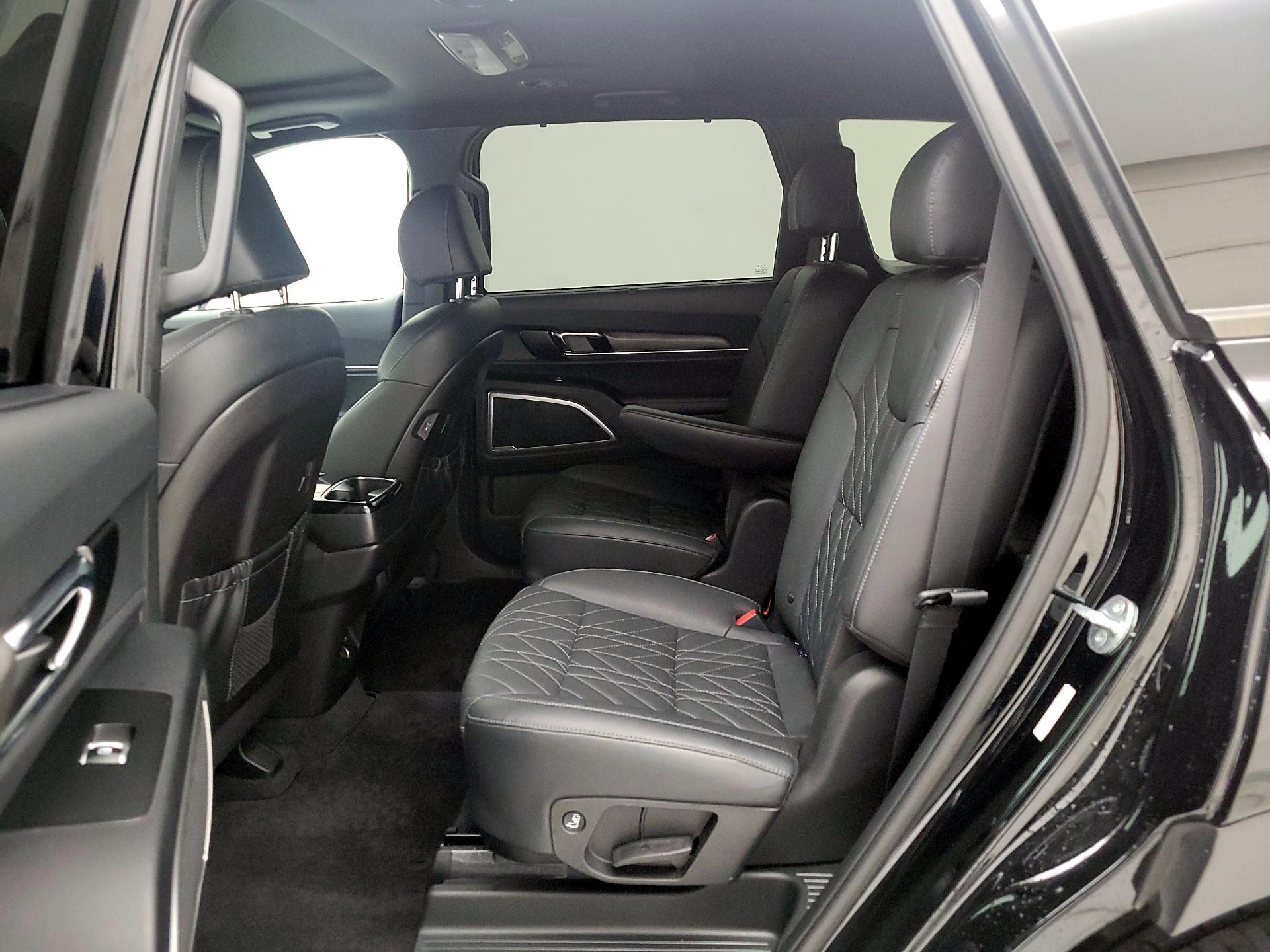 Thumbnail: 2023 Kia Telluride - 19