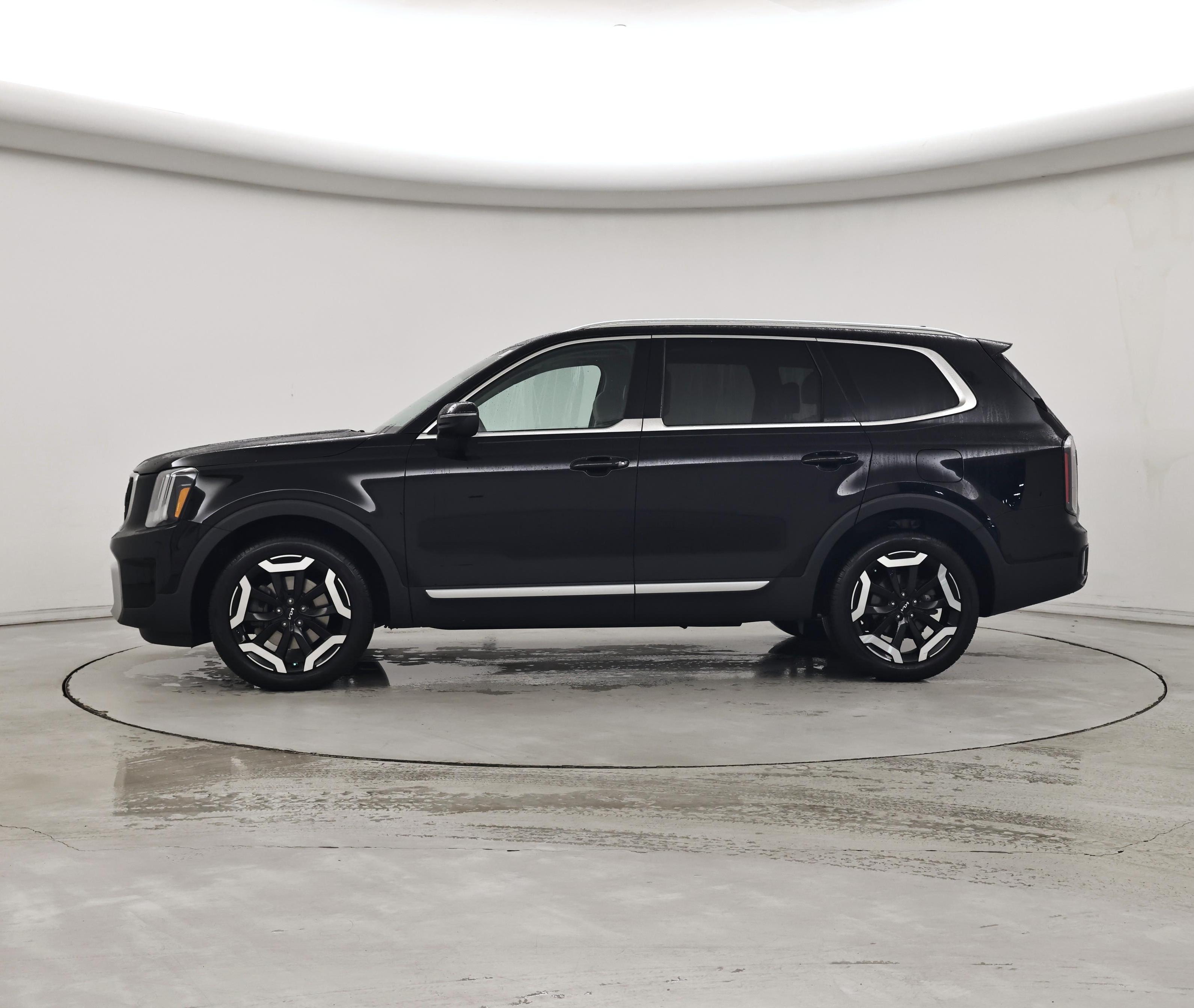 Thumbnail: 2023 Kia Telluride - 3