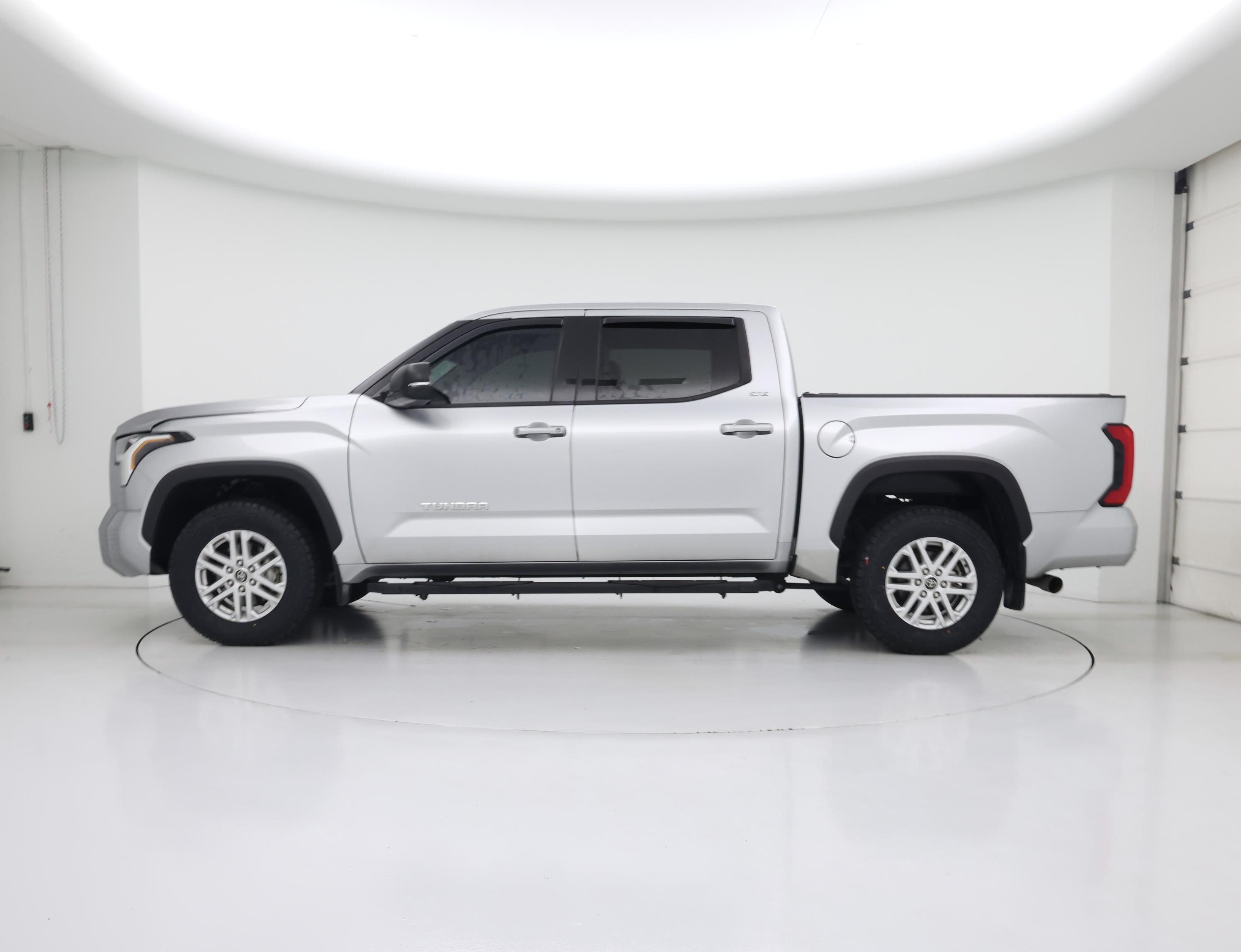 Thumbnail: 2023 Toyota Tundra - 3