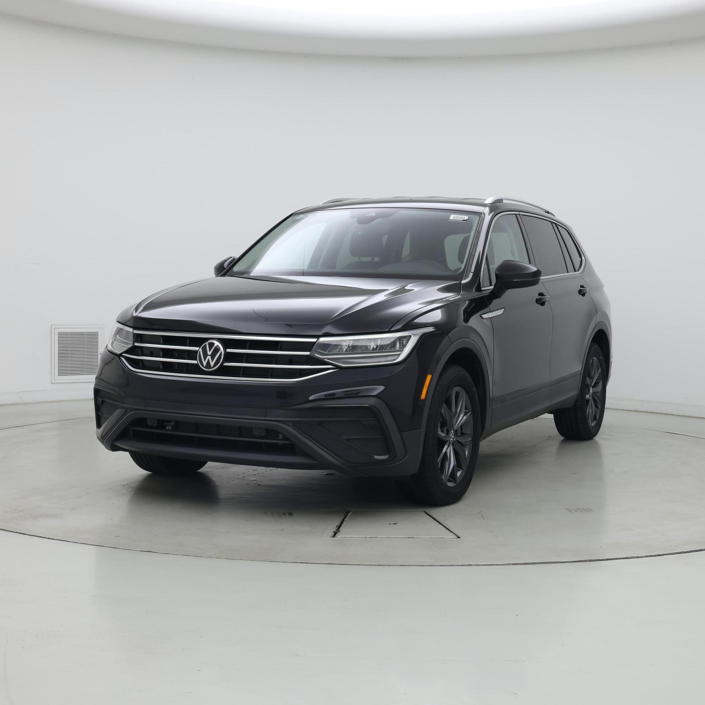 Thumbnail: 2022 Volkswagen Tiguan - 4