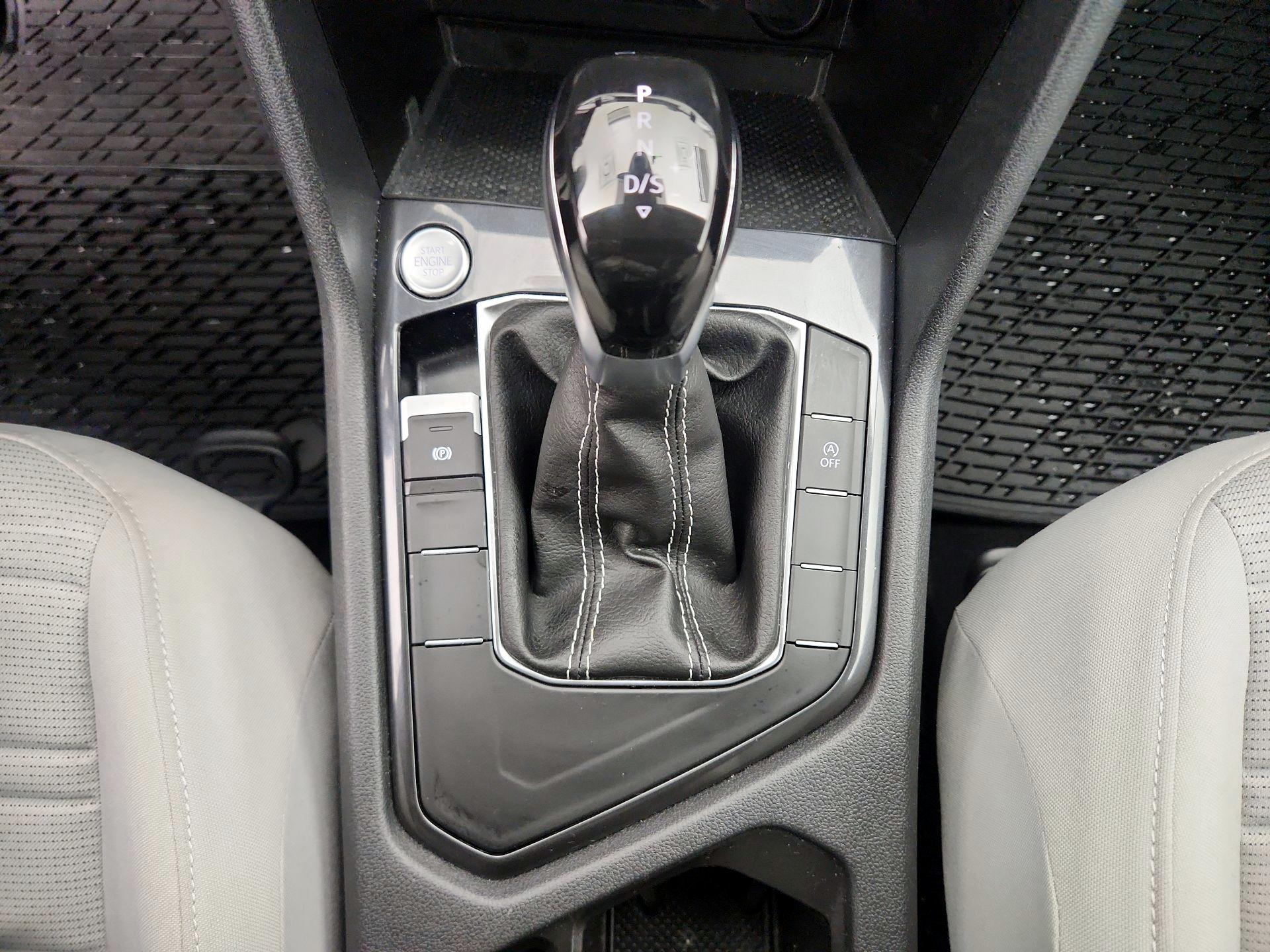 Thumbnail: 2024 Volkswagen Tiguan - 17