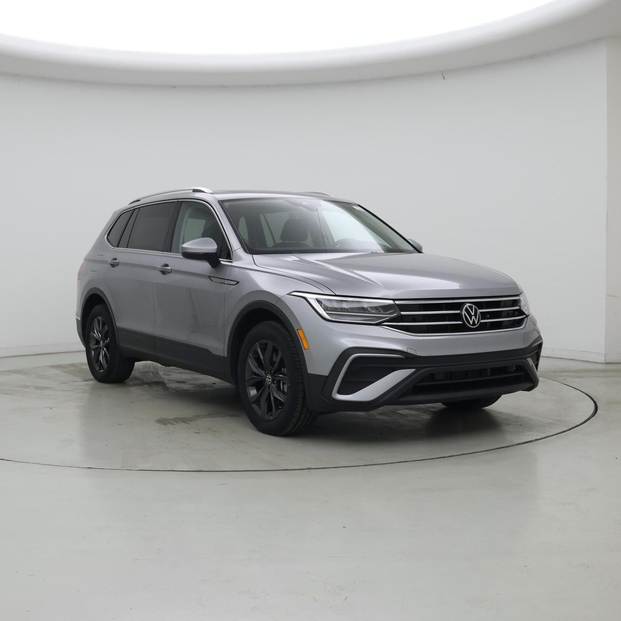 Silver 2022 Volkswagen Tiguan SE FWD SUV / Crossover Front-Wheel Drive Automatic