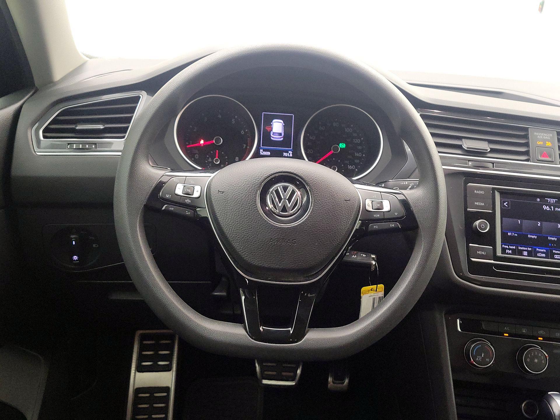 Thumbnail: 2021 Volkswagen Tiguan - 10