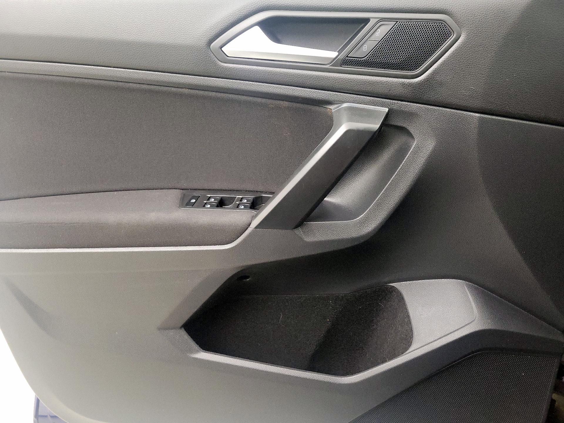 Thumbnail: 2021 Volkswagen Tiguan - 12