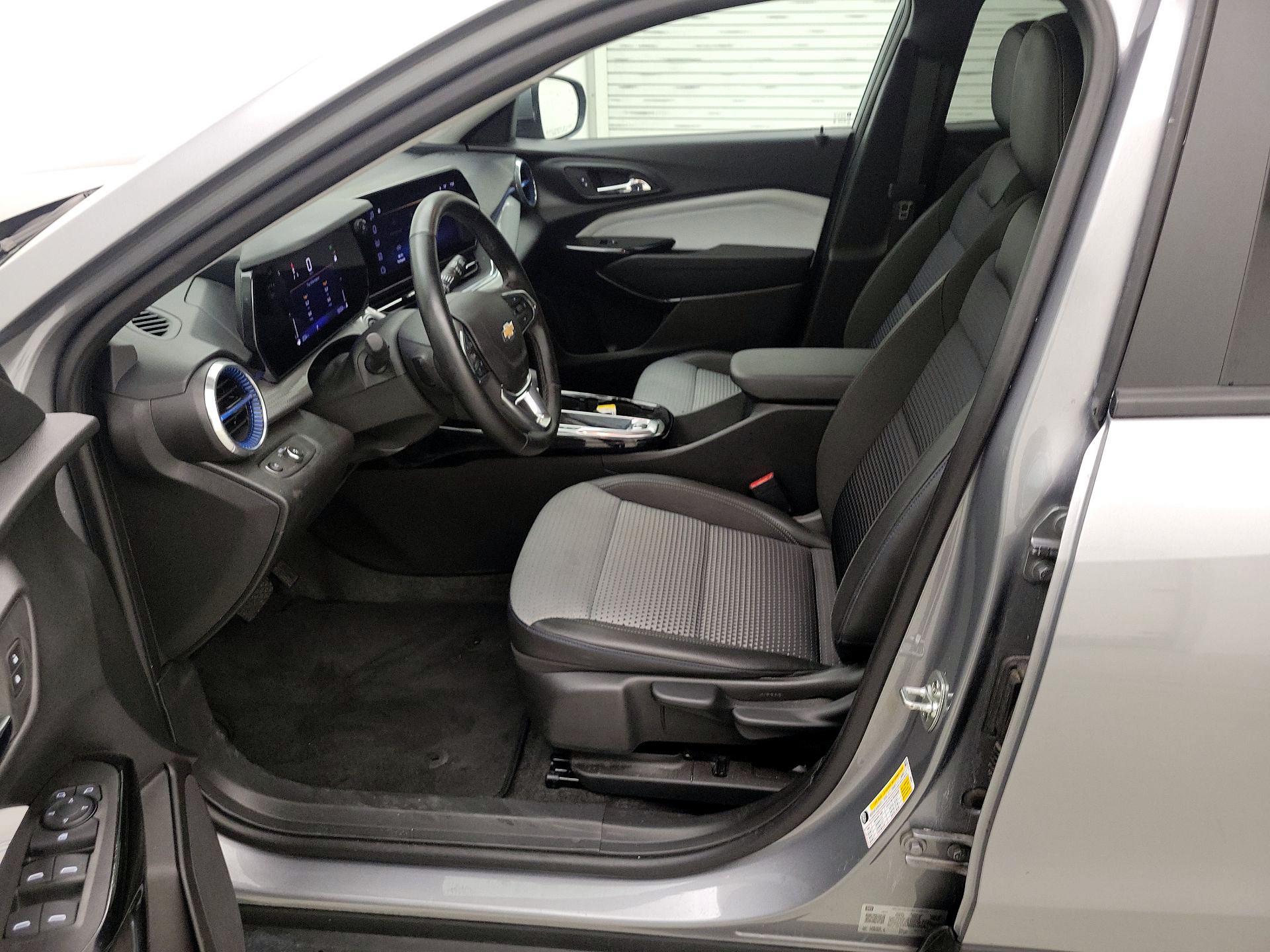 Thumbnail: 2025 Chevrolet Trax - 11