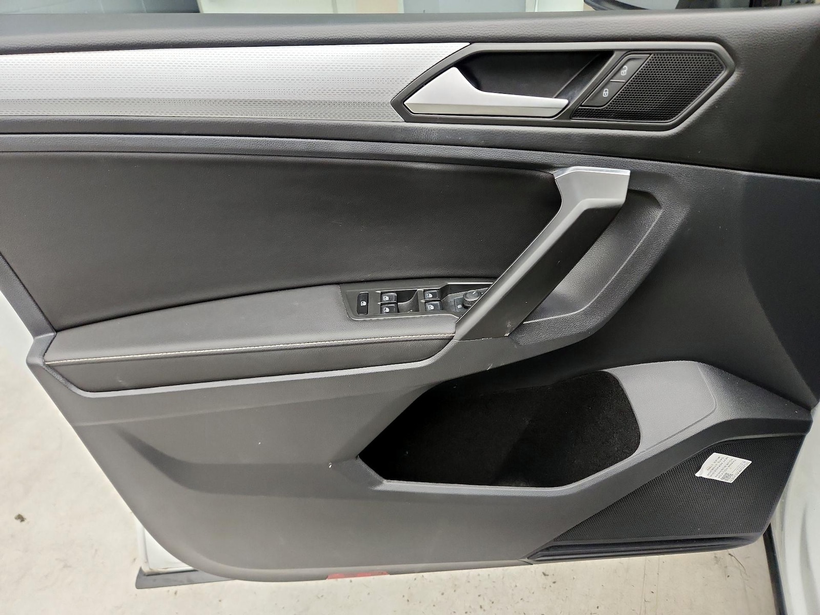 2023 Volkswagen Tiguan S - Photo 13