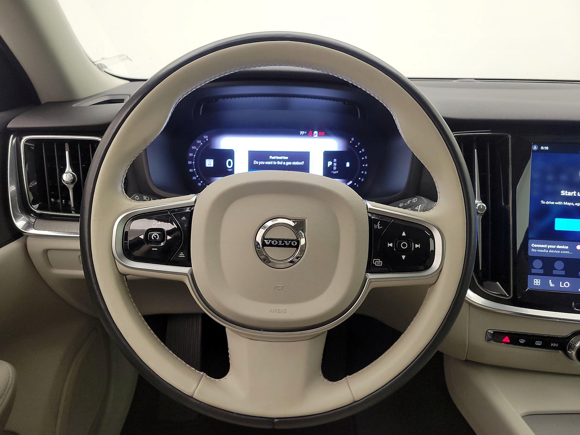 Thumbnail: 2025 Volvo S60 - 10