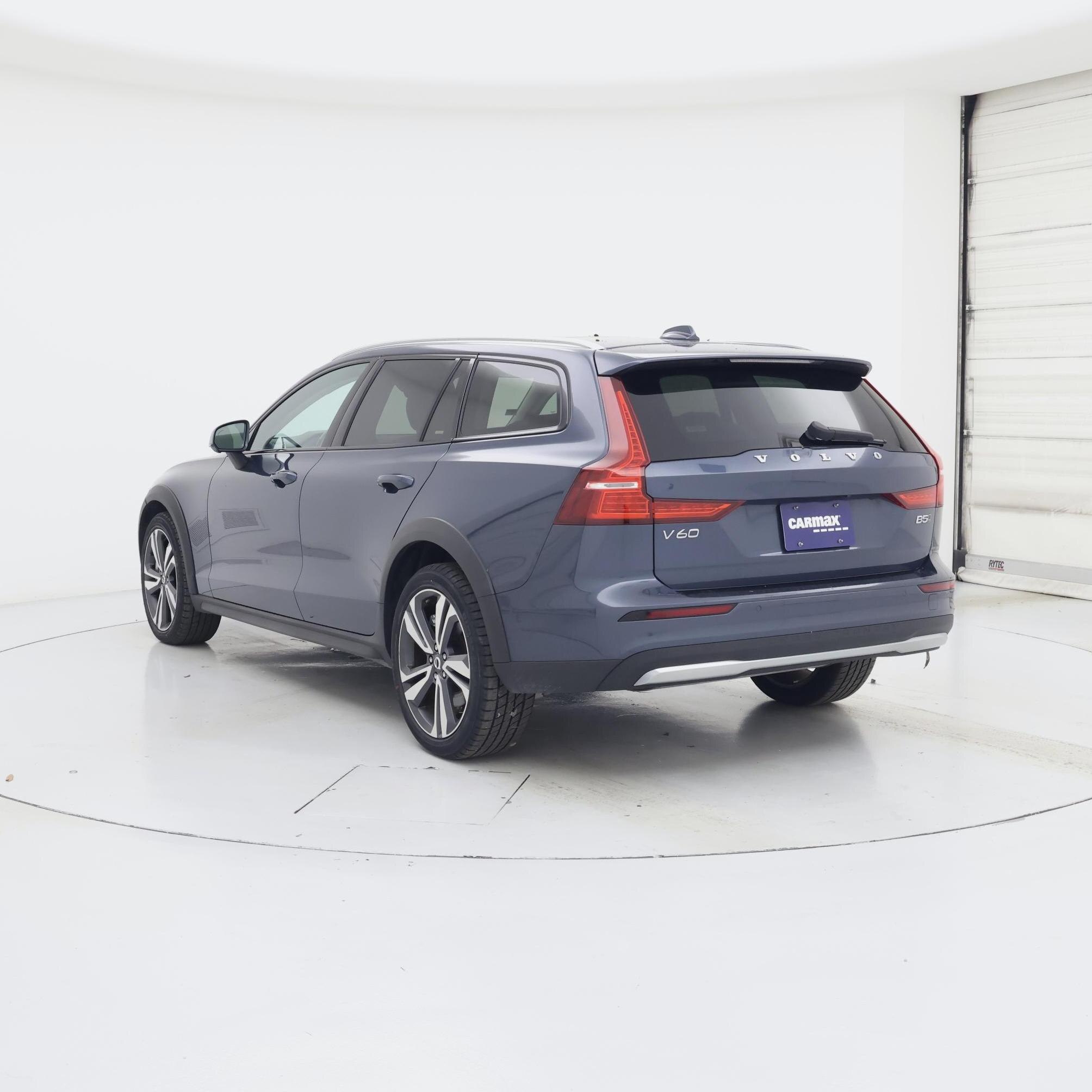 Thumbnail: 2025 Volvo S60 - 2
