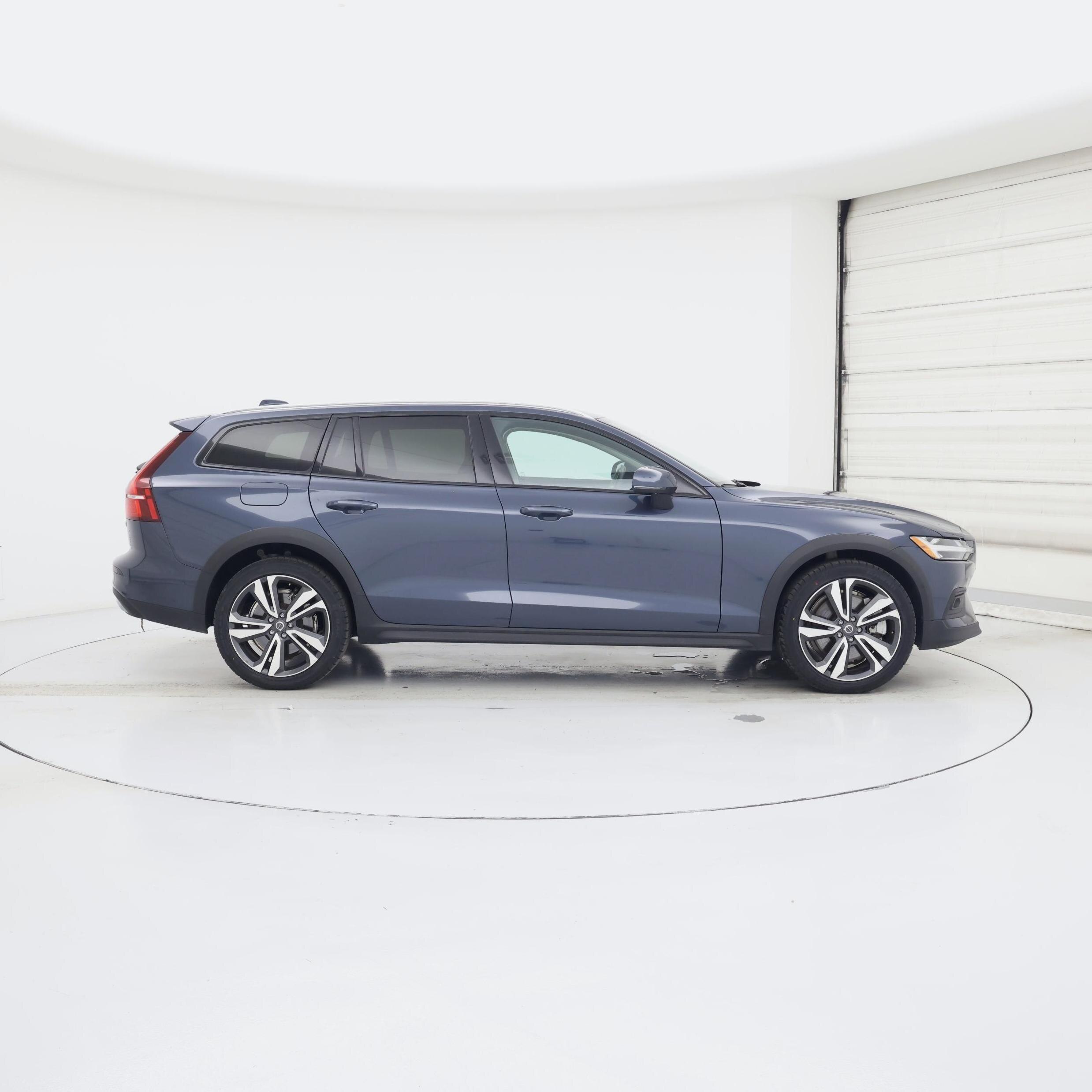 Thumbnail: 2025 Volvo S60 - 7