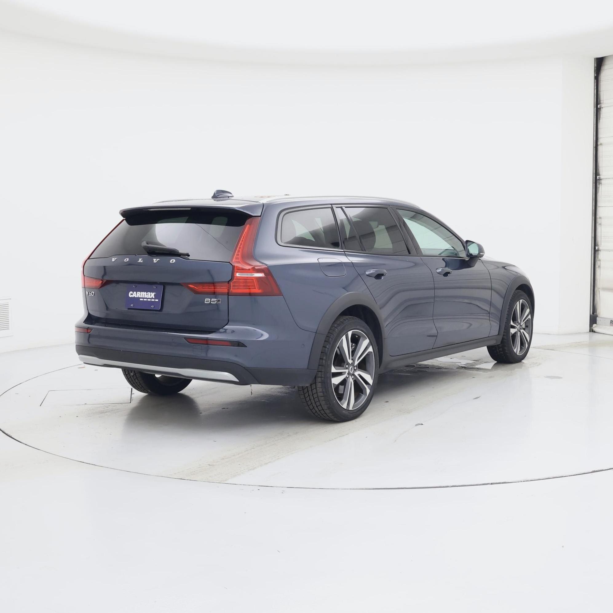 Thumbnail: 2025 Volvo S60 - 8