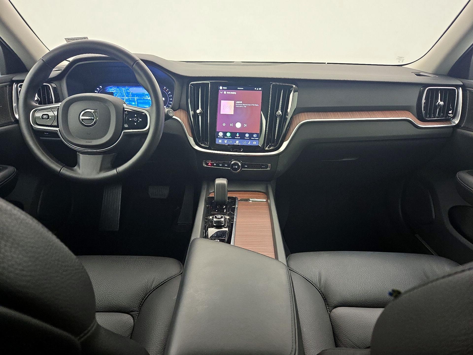 Thumbnail: 2025 Volvo S60 - 9