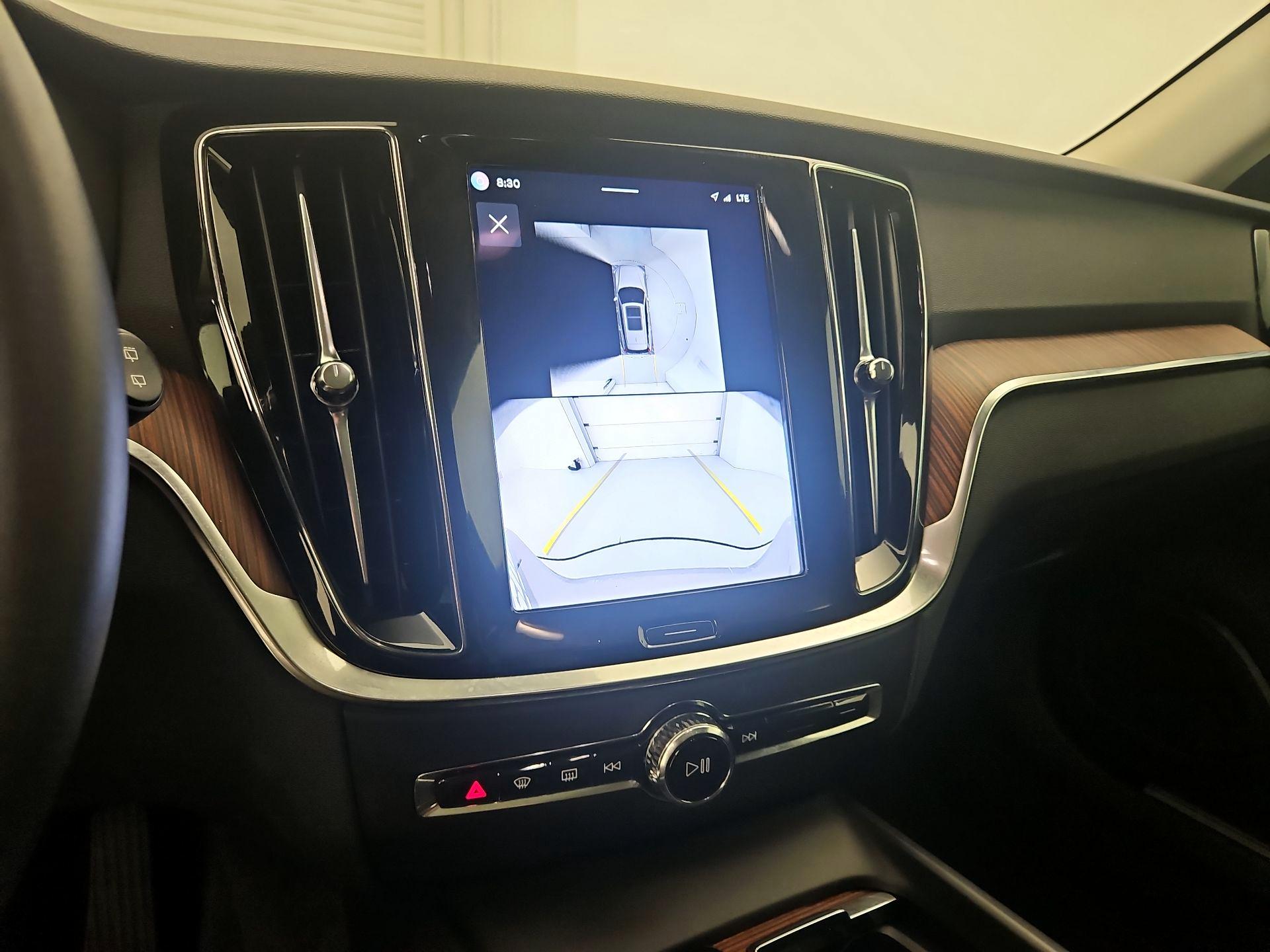 Thumbnail: 2025 Volvo S60 - 12