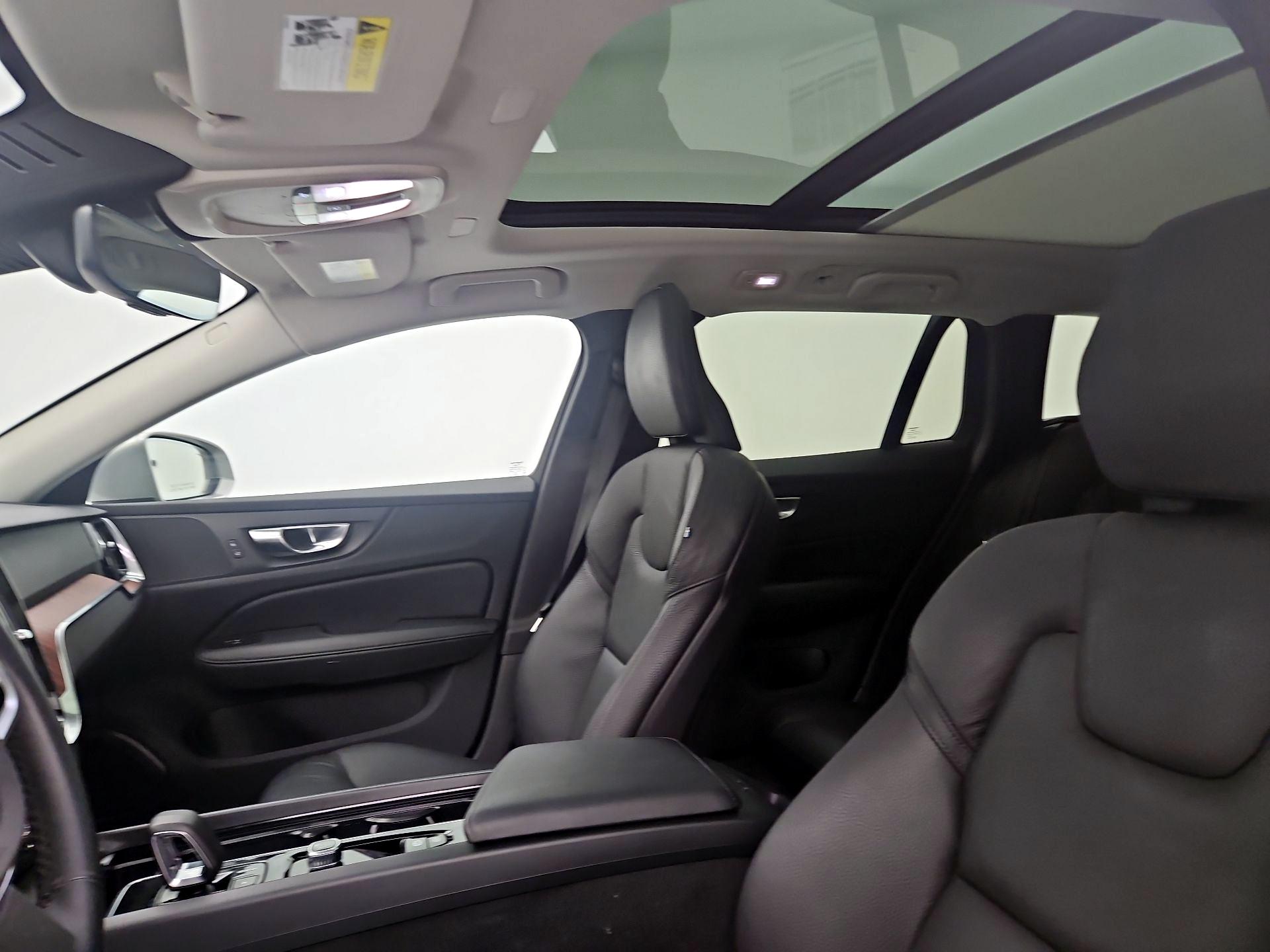 Thumbnail: 2025 Volvo S60 - 17