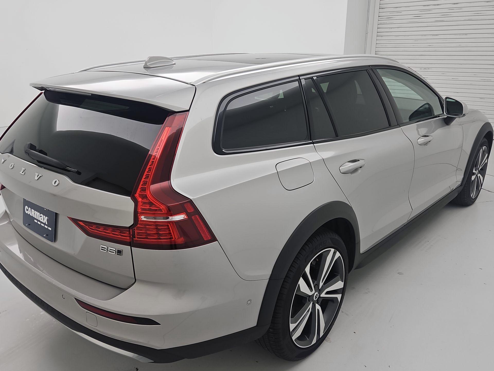 Thumbnail: 2025 Volvo S60 - 5