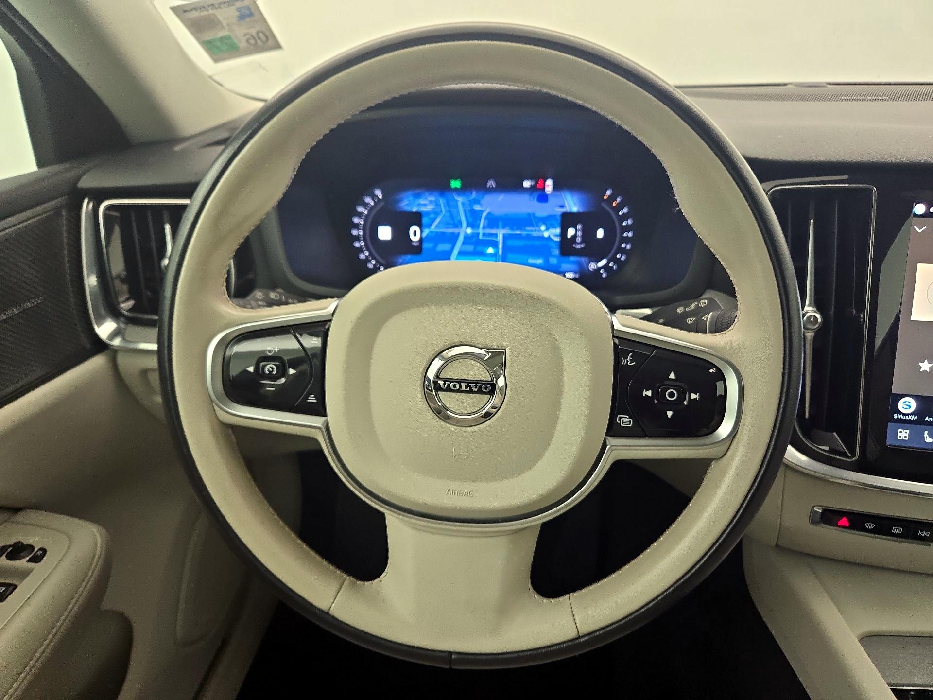Thumbnail: 2025 Volvo S60 - 10