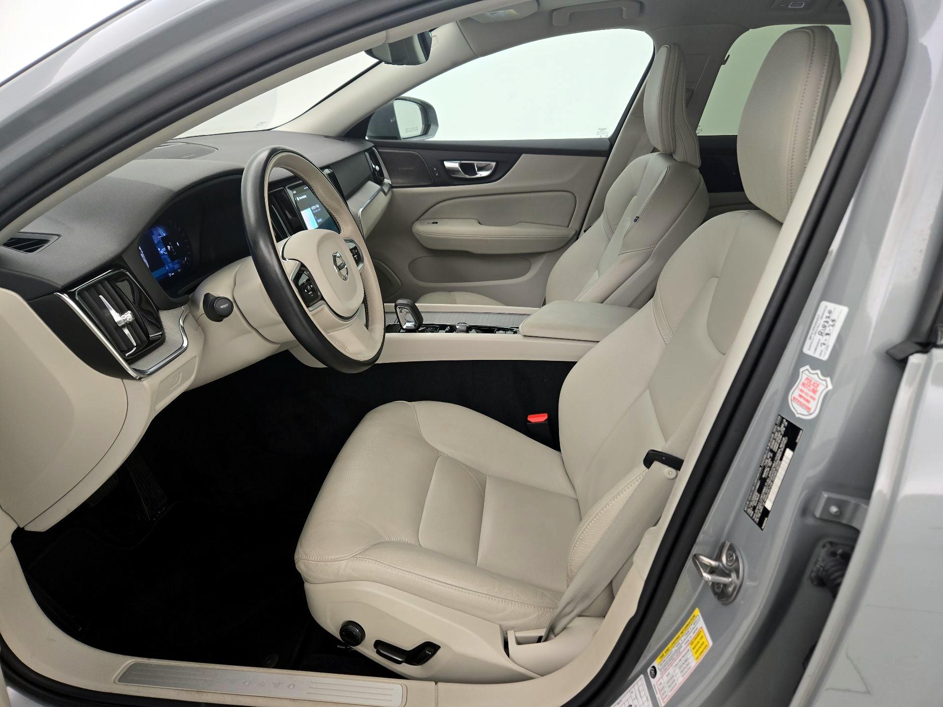 Thumbnail: 2025 Volvo S60 - 11
